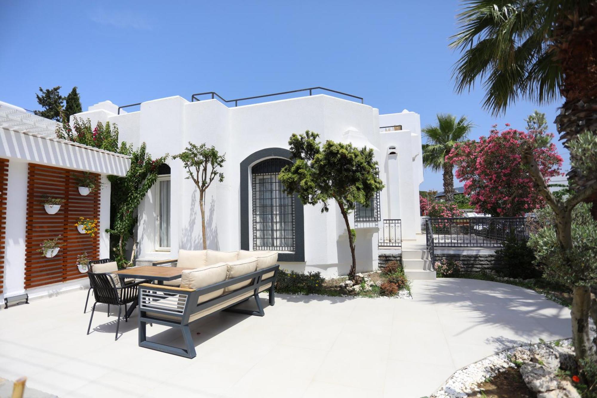 Family Room,1556737807:JPEG