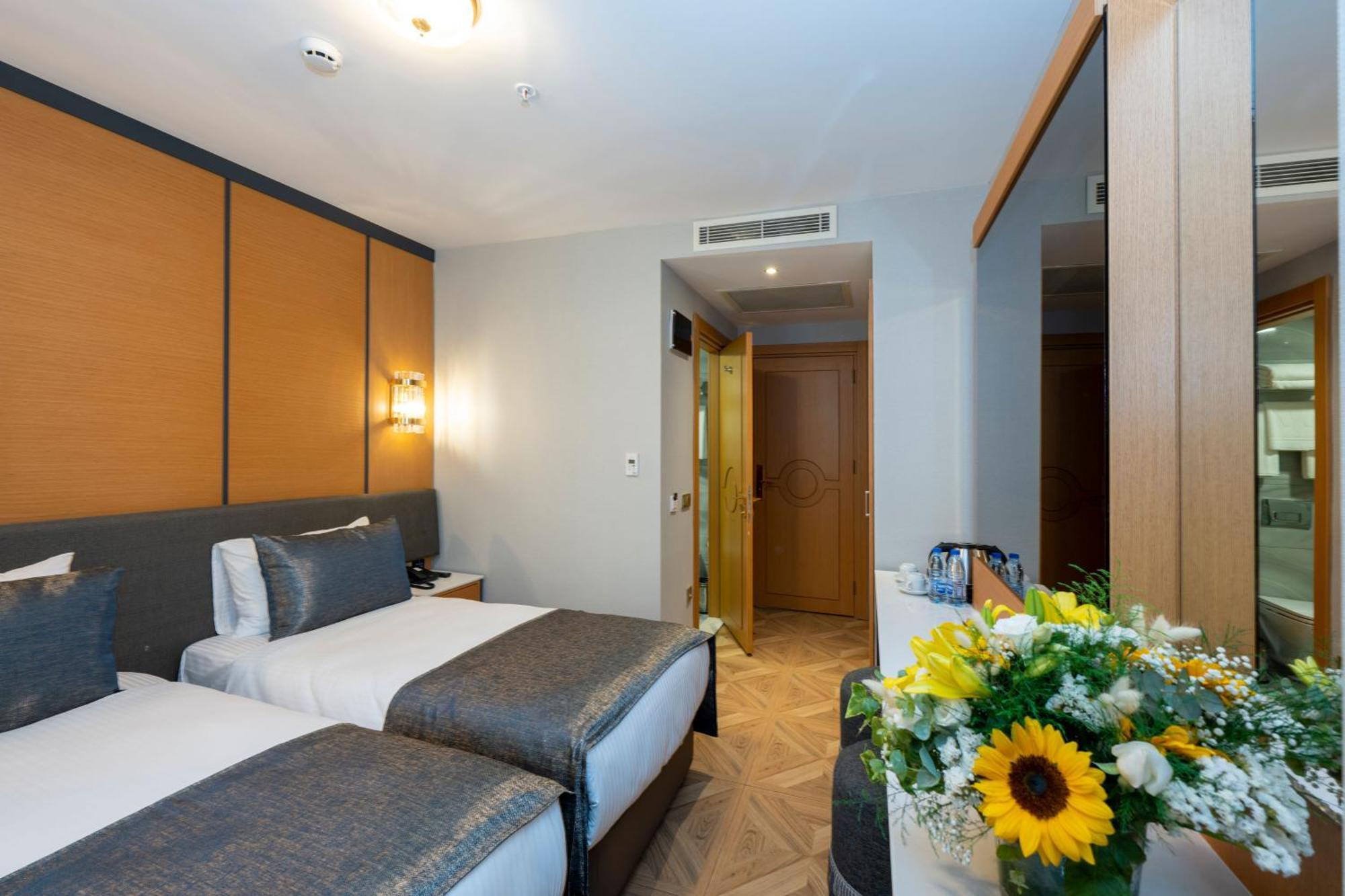 Deluxe Double or Twin Room