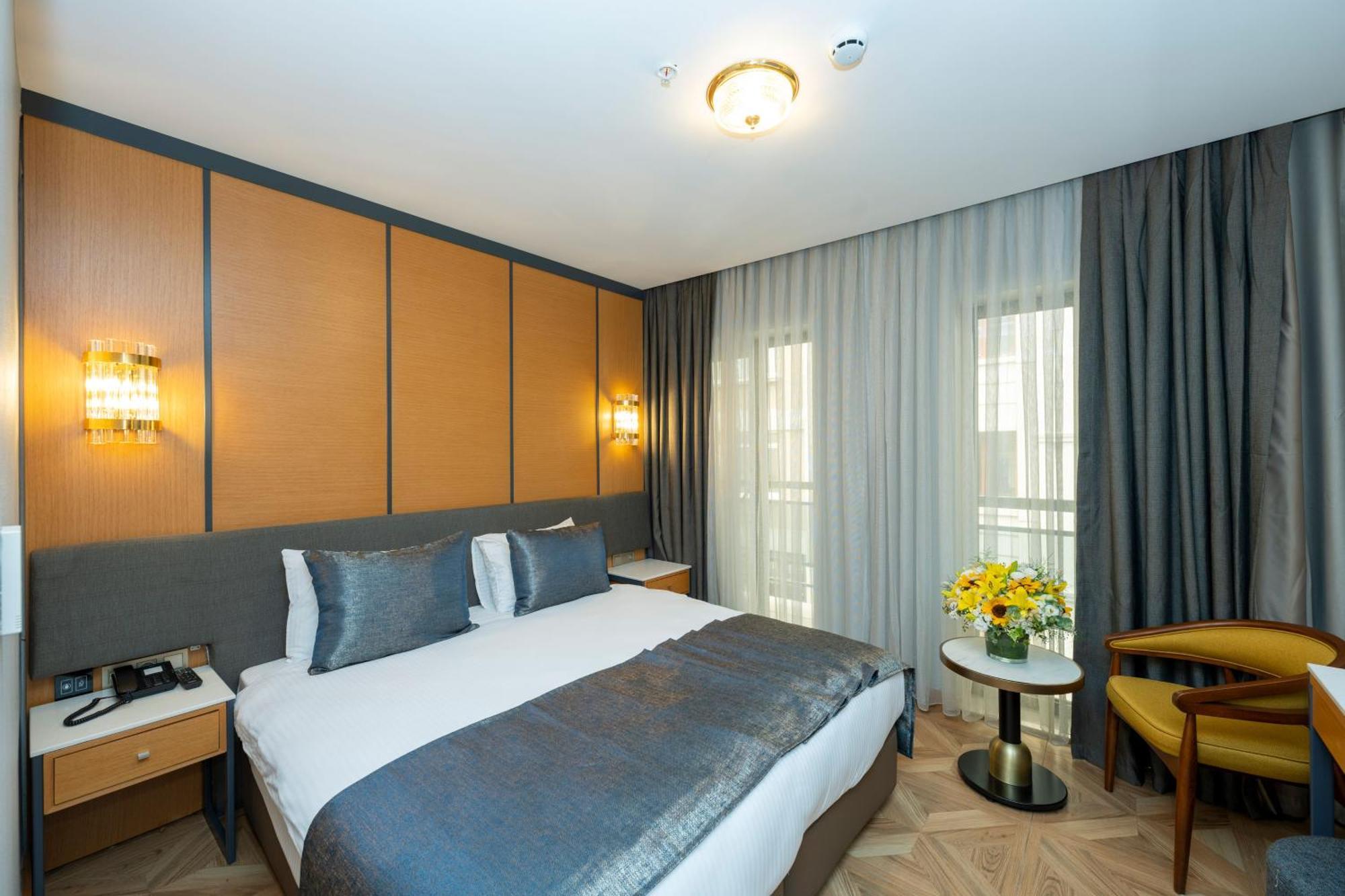 Deluxe Double or Twin Room