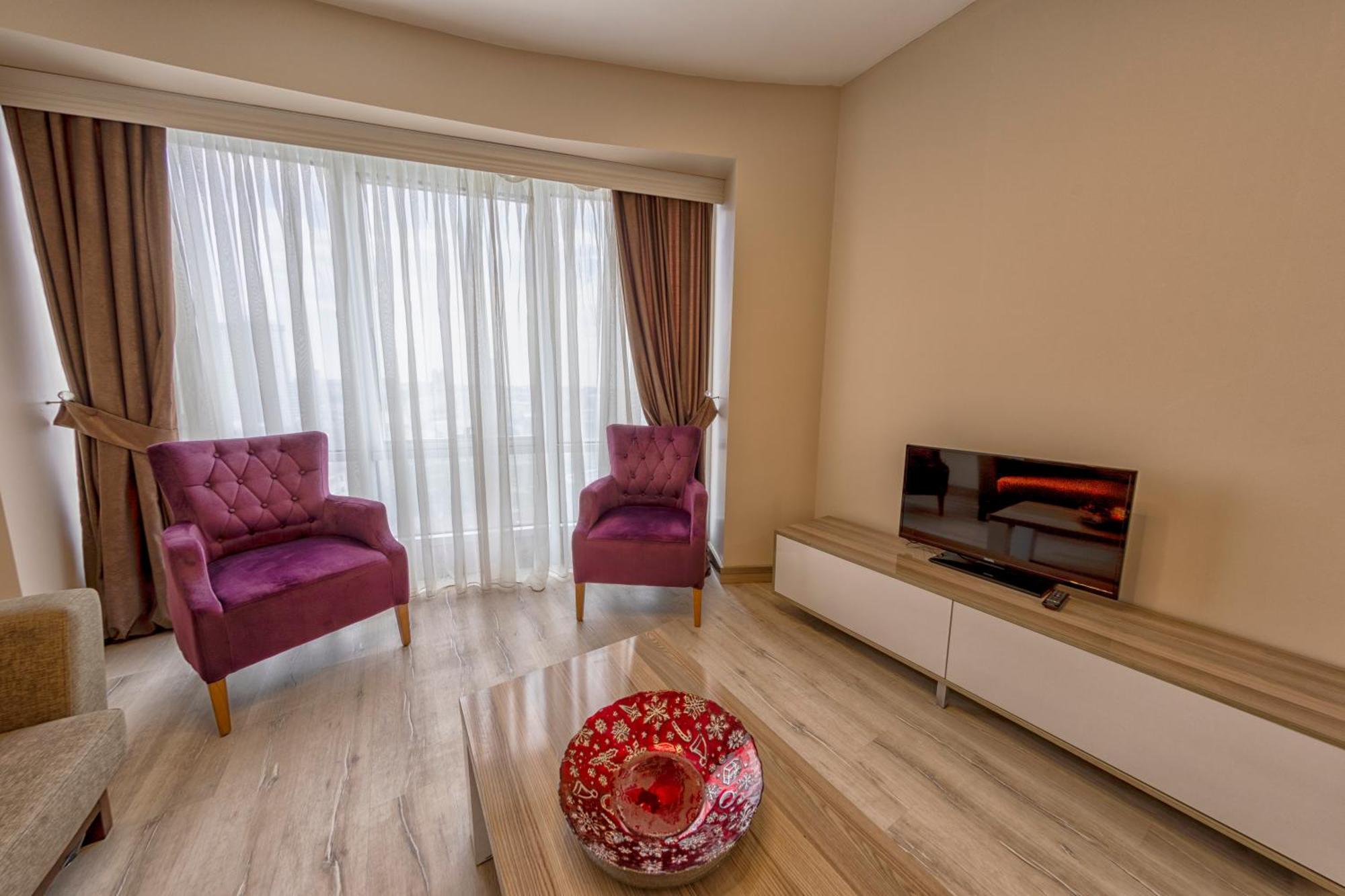 Şehir Manzaralı Süit
