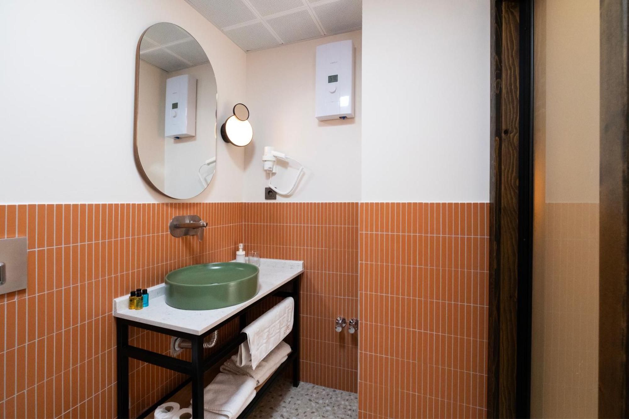 Deluxe Suite with Spa Bath,1562950180:JPEG