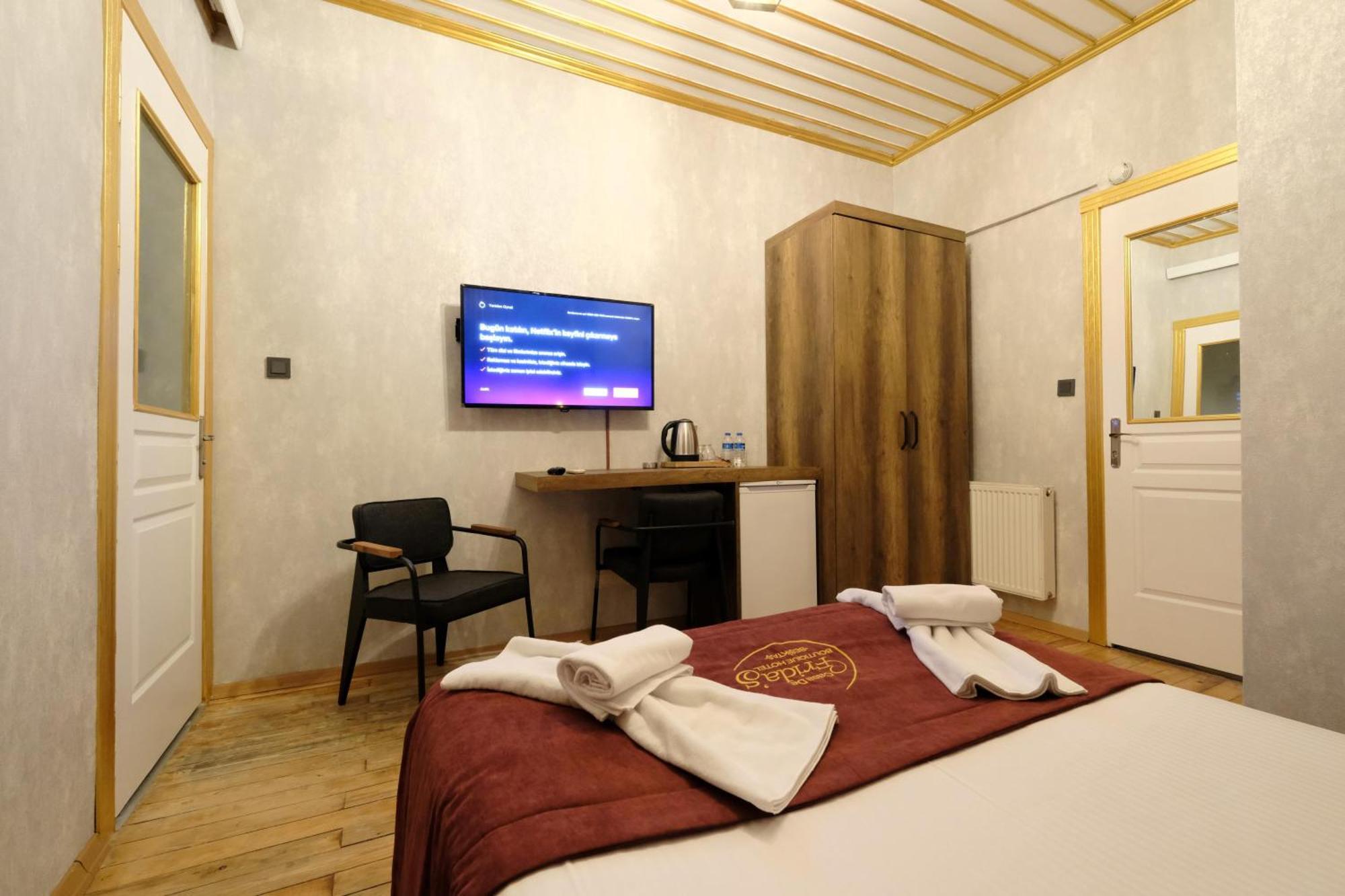 Double Room with Balcony,1567312907:JPEG