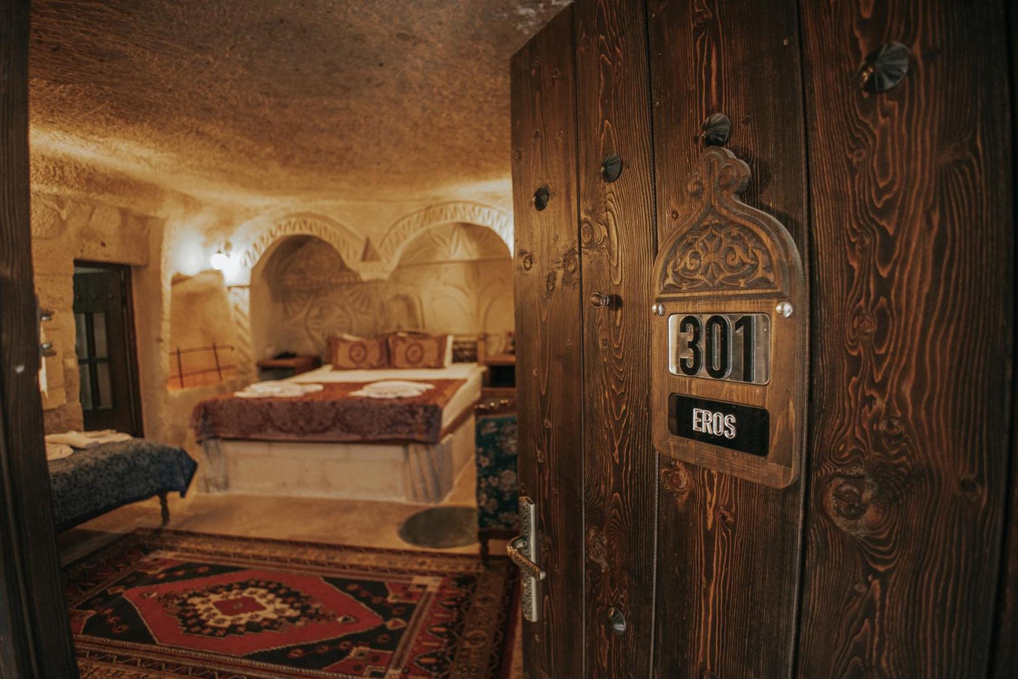 Family Cave Suite,1569315122:JPEG