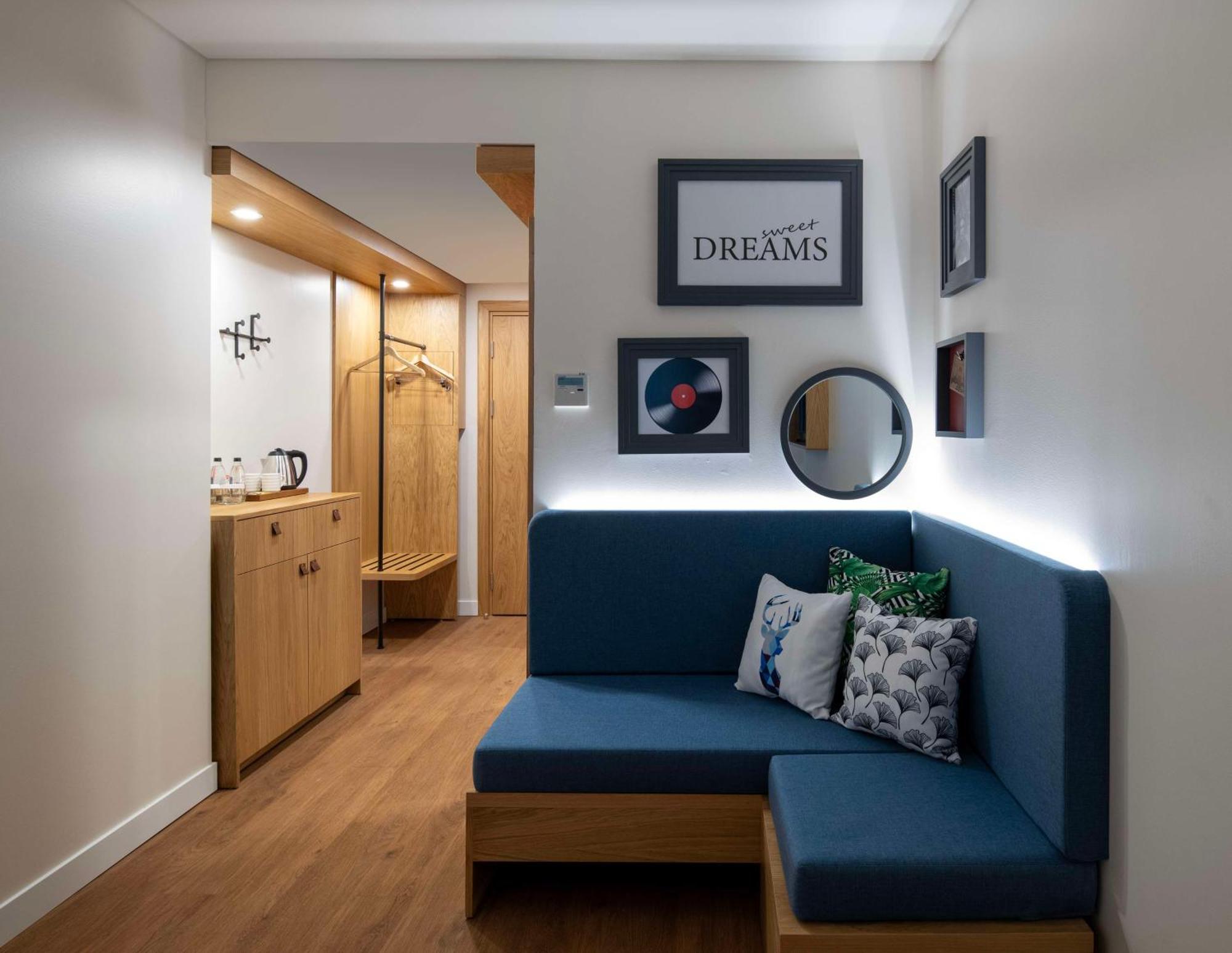 Queen Room with Sofa Bed - Non-Smoking,1572074252:JPEG