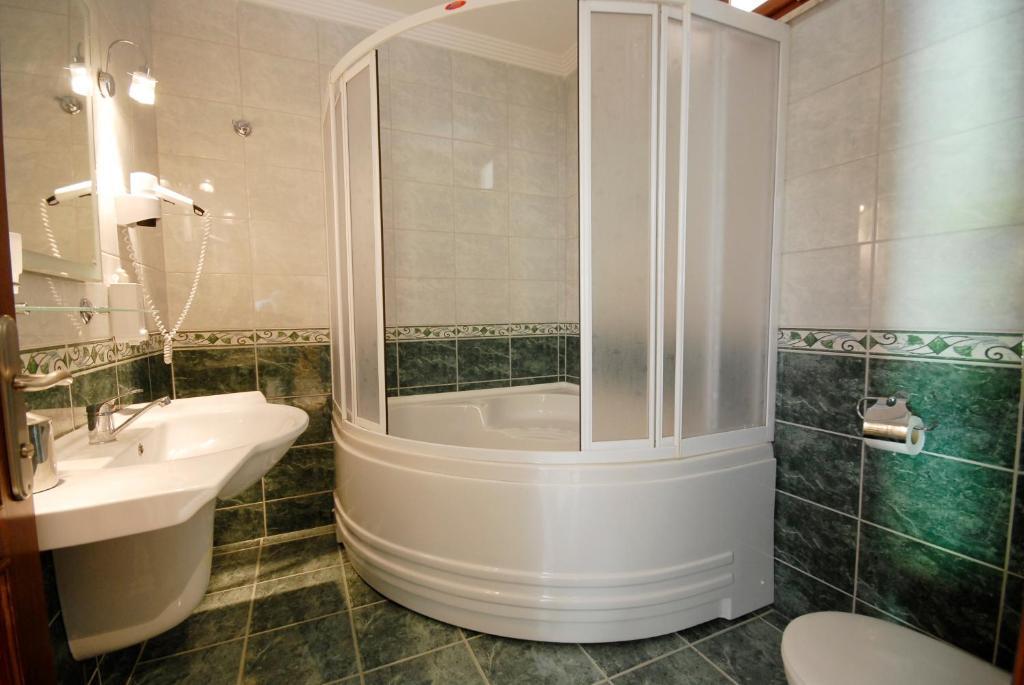 Comfort Single Room with Balcony,253940761:JPEG