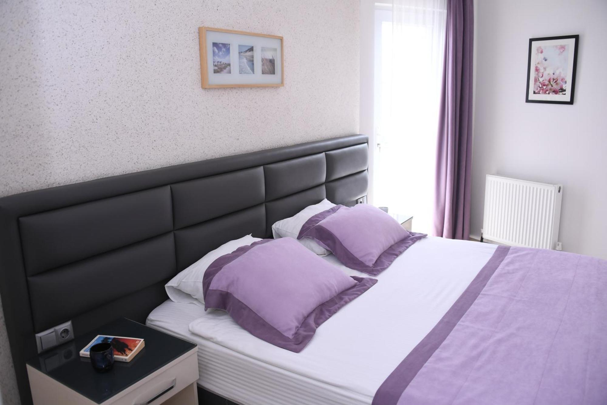 One-Bedroom Apartment,1586130013:JPEG