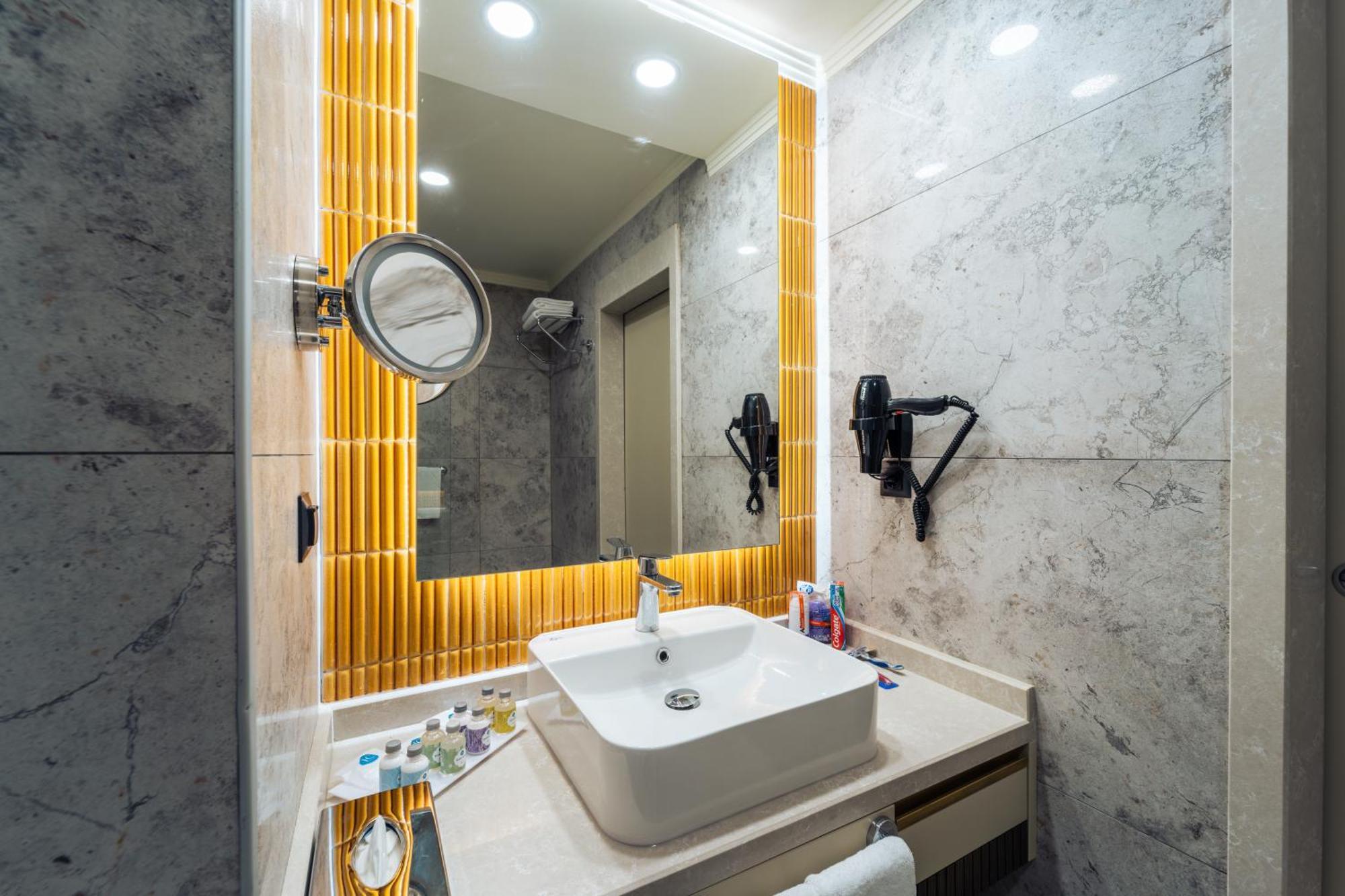 Deluxe Single Room