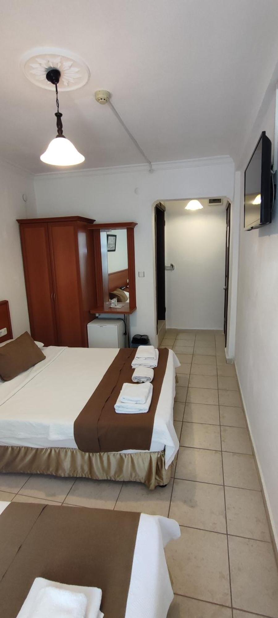 Triple Room,1590363342:JPEG