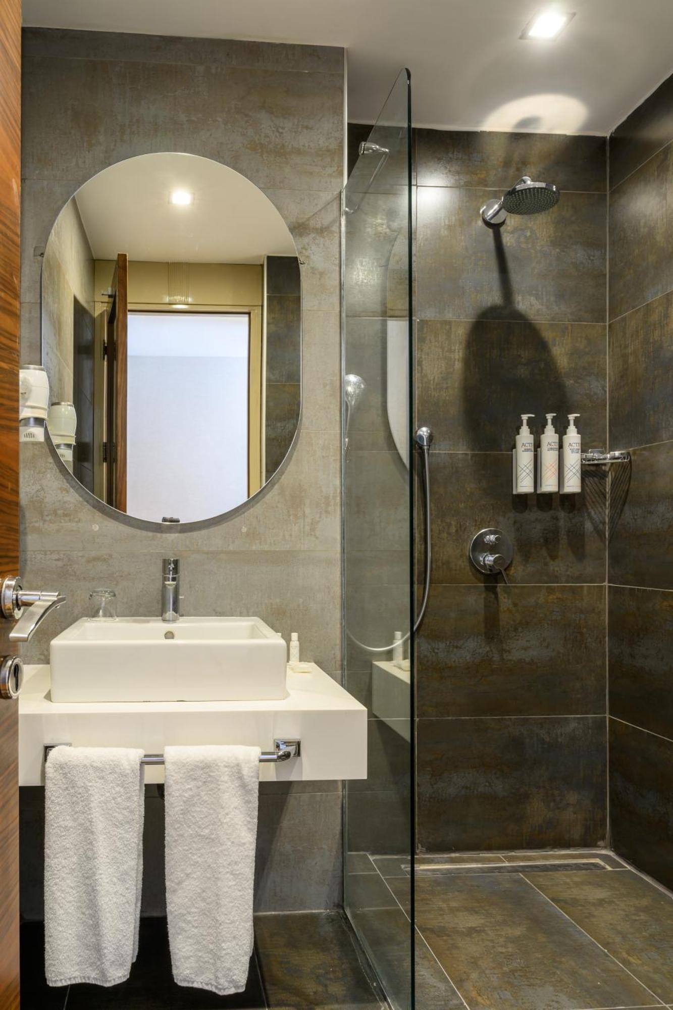 Quarto Standard com Cama Queen-siz e Vista da Cidade