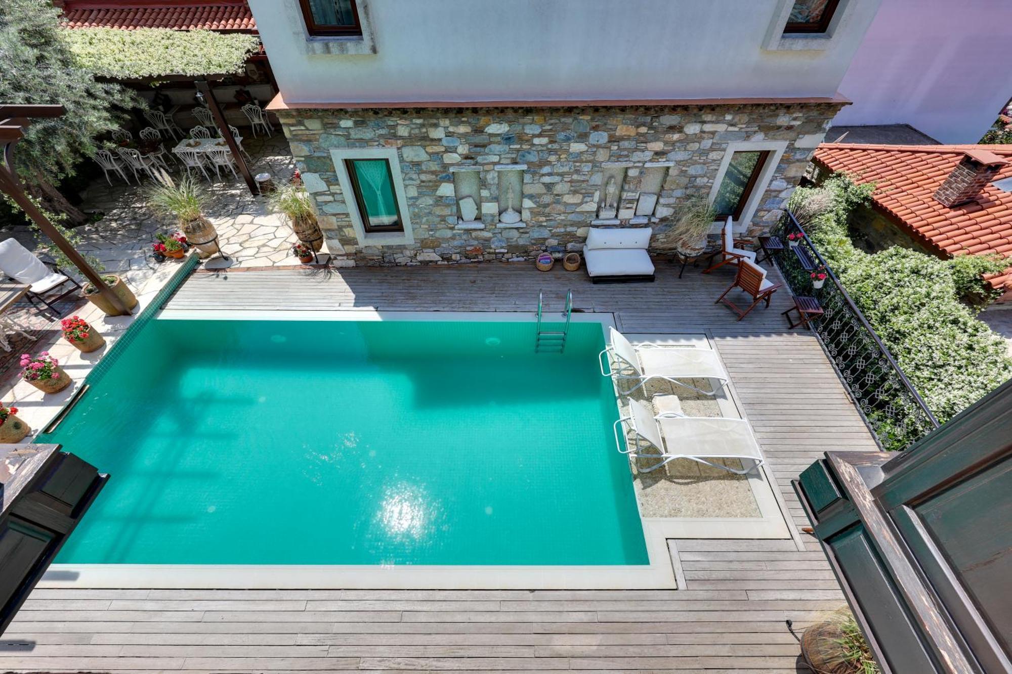 Superior Double or Twin Room with Pool View,1592113711:JPEG