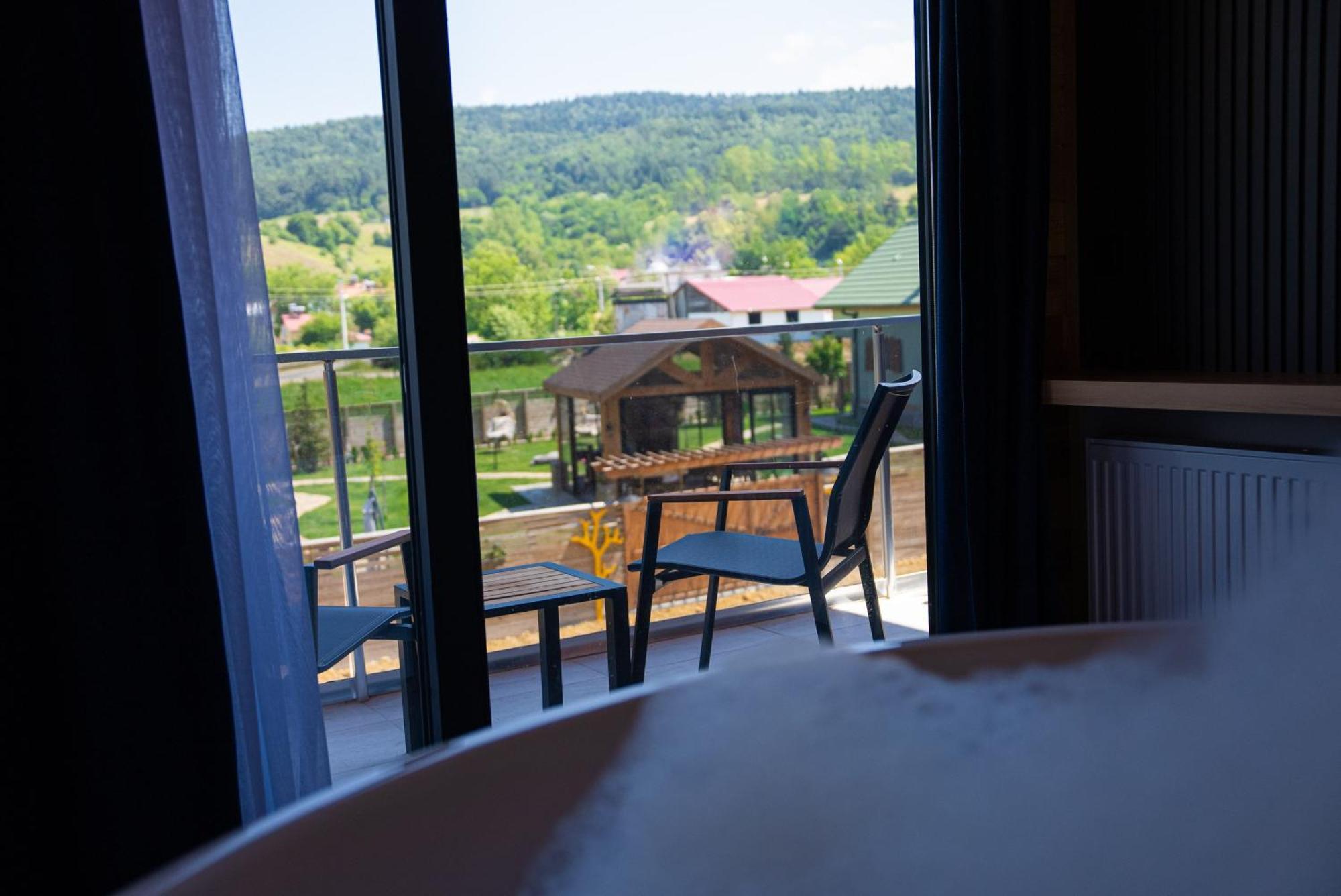 Double Room,1592259082:JPEG