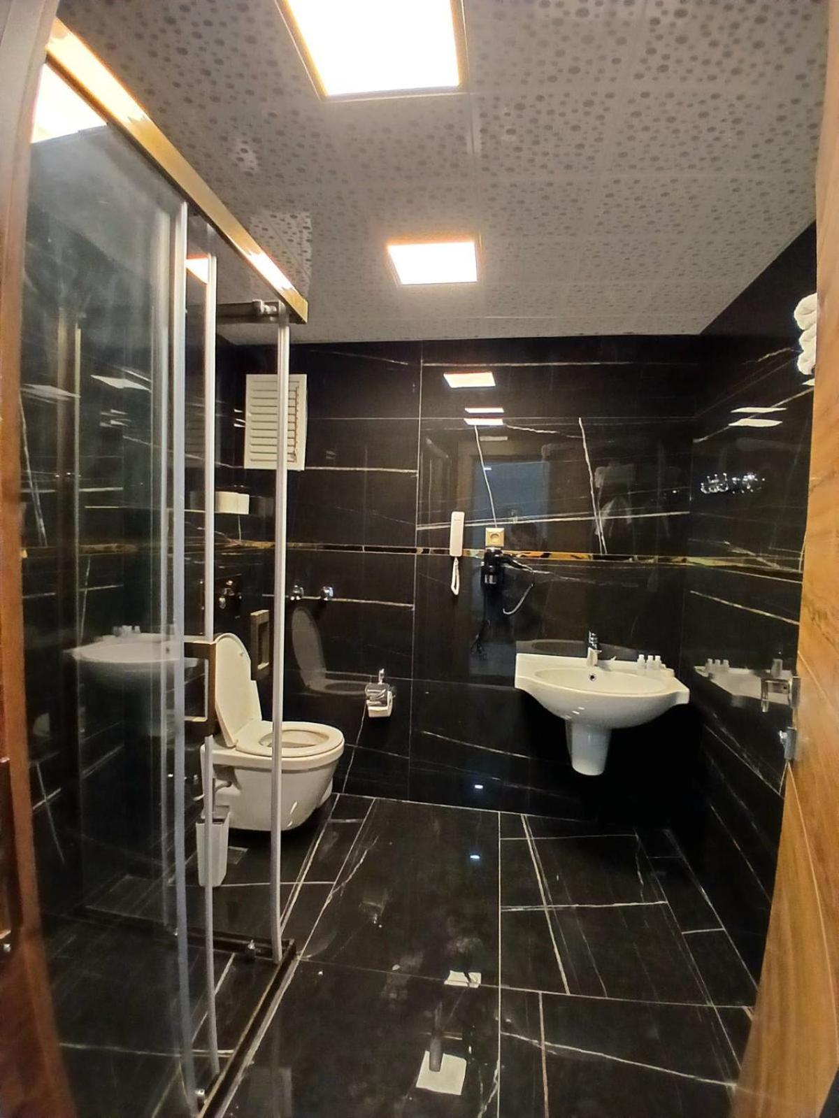 Deluxe Double or Twin Room Balcony,1604772434:JPEG