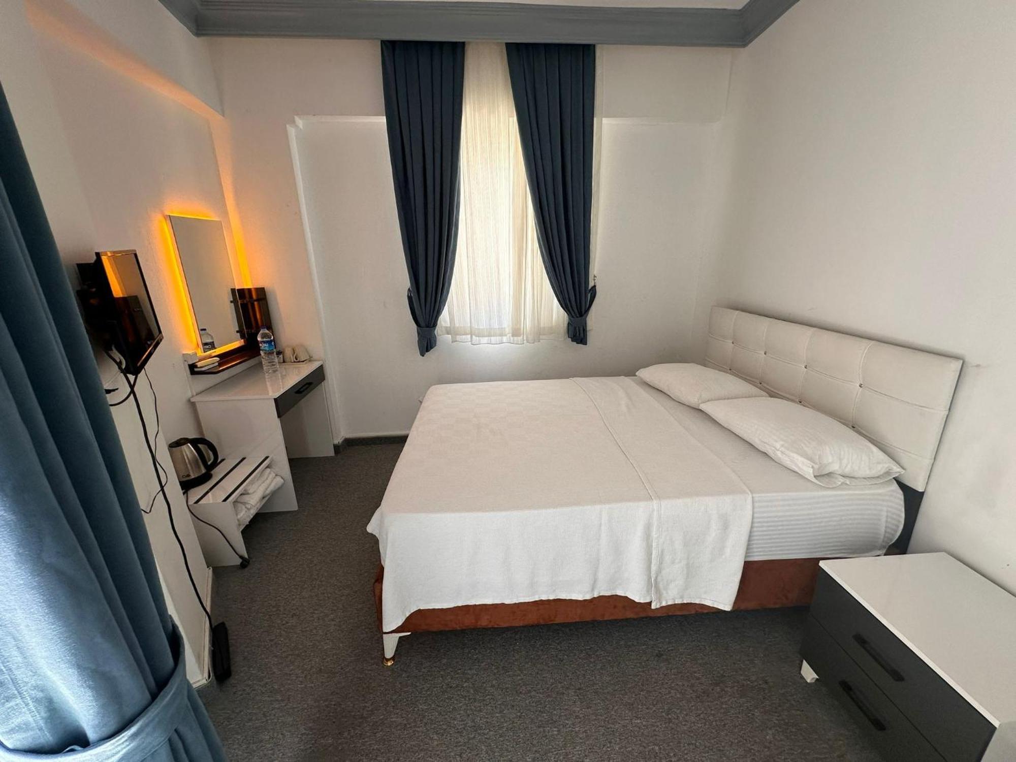 Triple Room,1599093130:JPEG