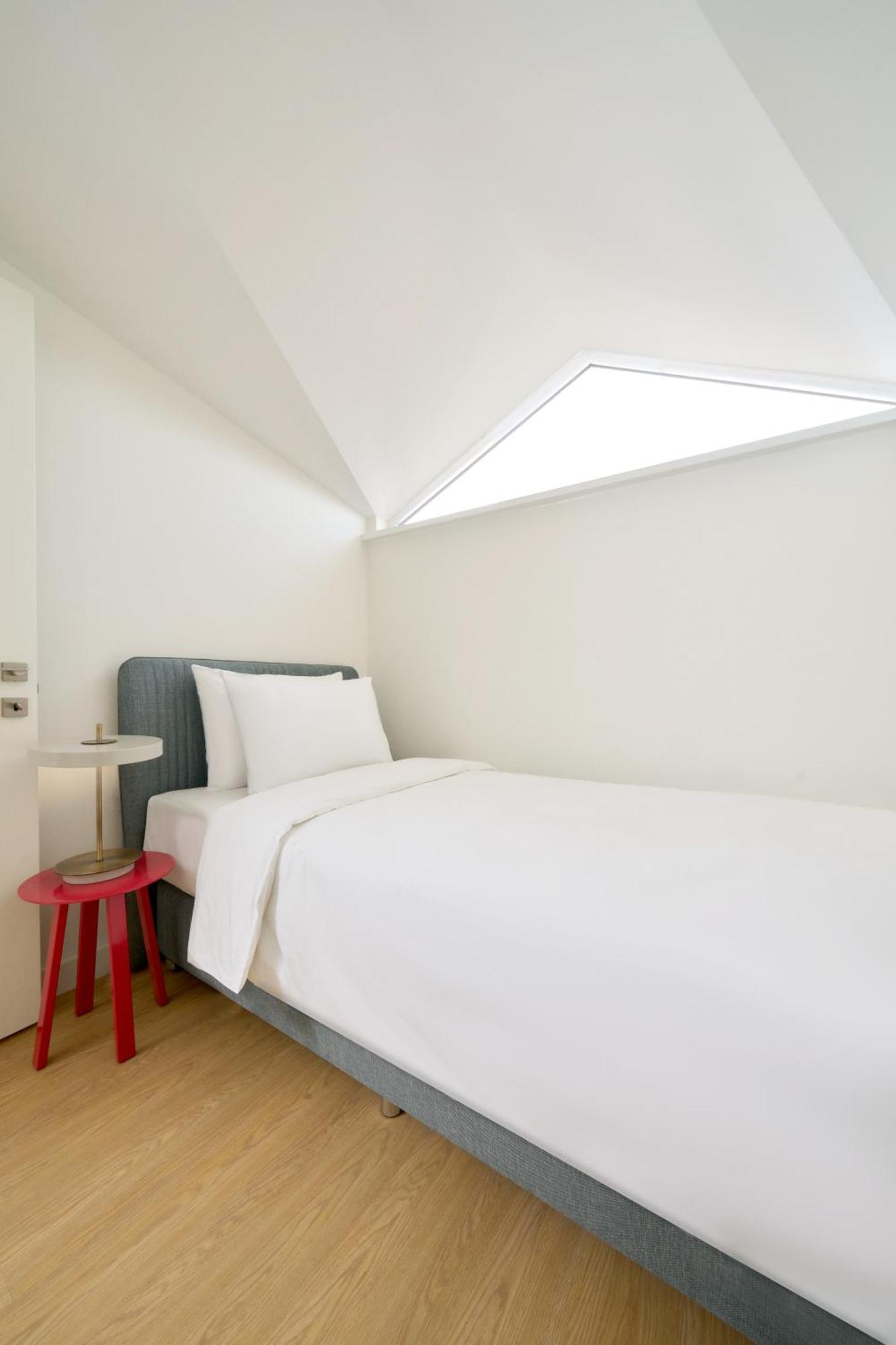 Three-Bedroom Apartment,1600927205:JPEG