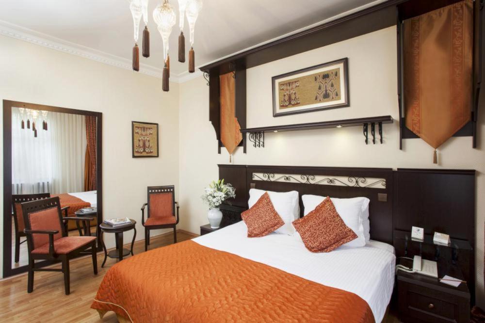 Quarto com Cama de Casal ou 2 de Solteiro e Vista da Cidade