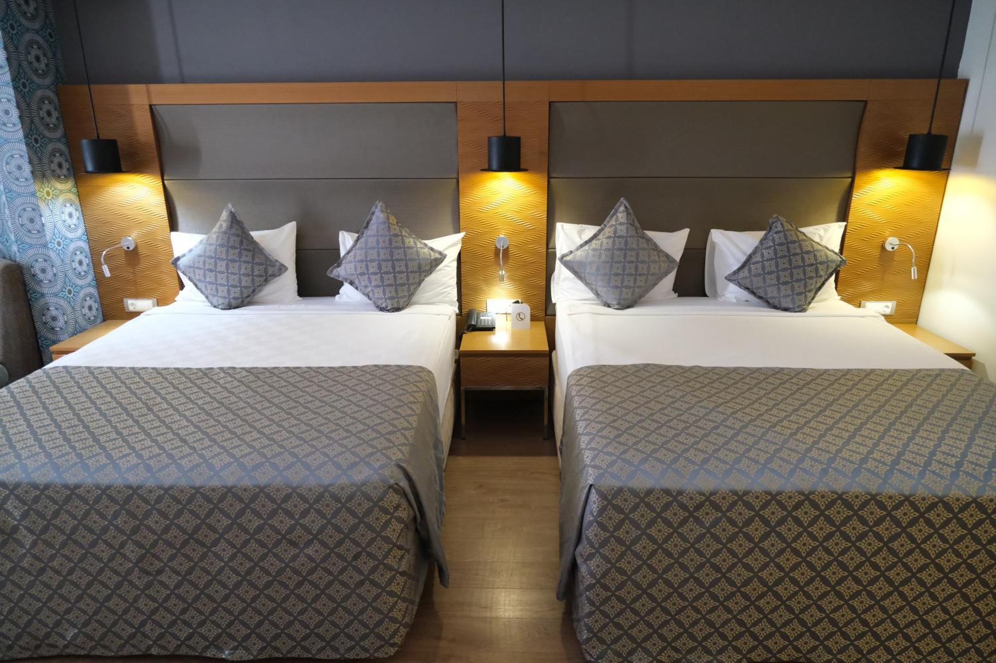 Deluxe Çift Kişilik veya İki Yataklı Oda - Balkonlu