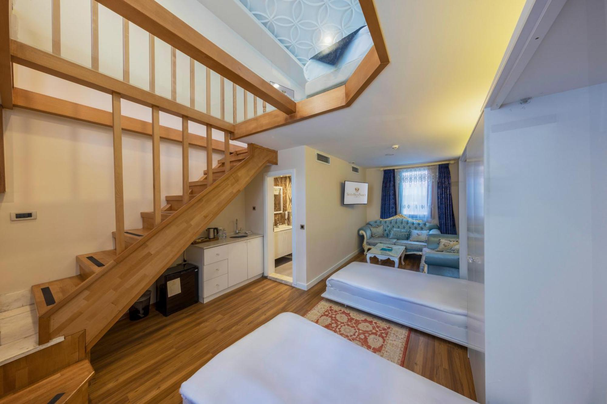 Duplex Apartment - Free Shared Spa Access (Self use)