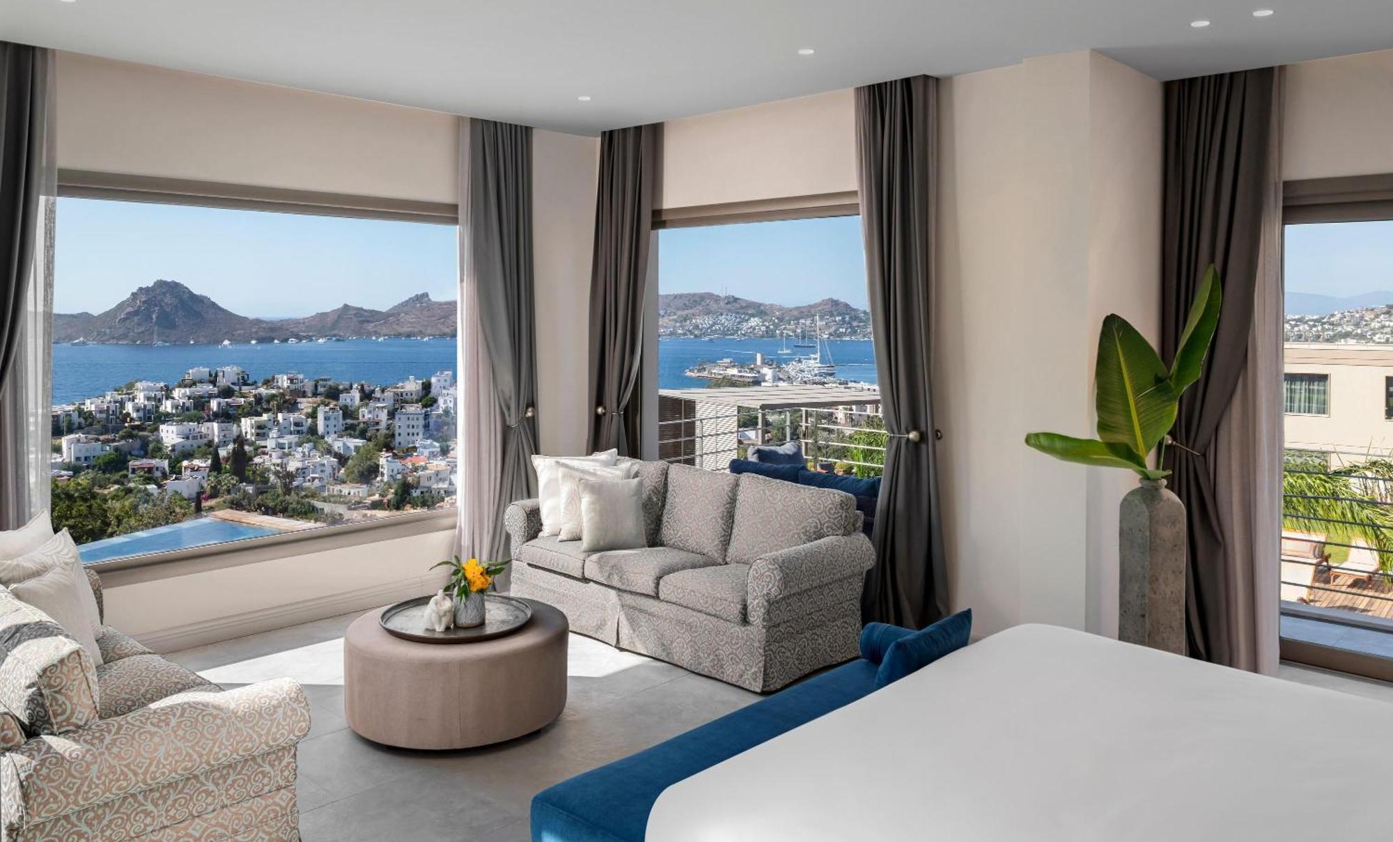 Luxury Sunset Suite with Balcony