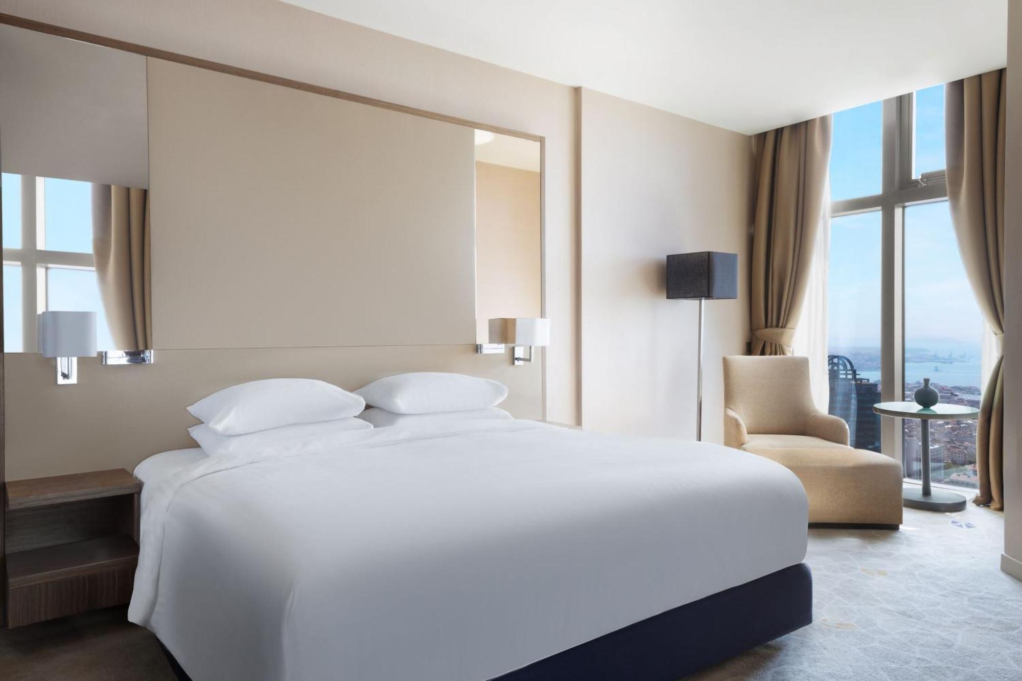 Junior King Suite - Executive Lounge Access