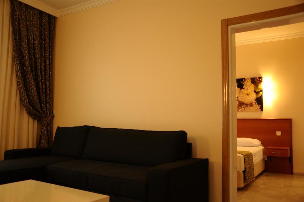 Suite with Sea View,203587165:JPEG