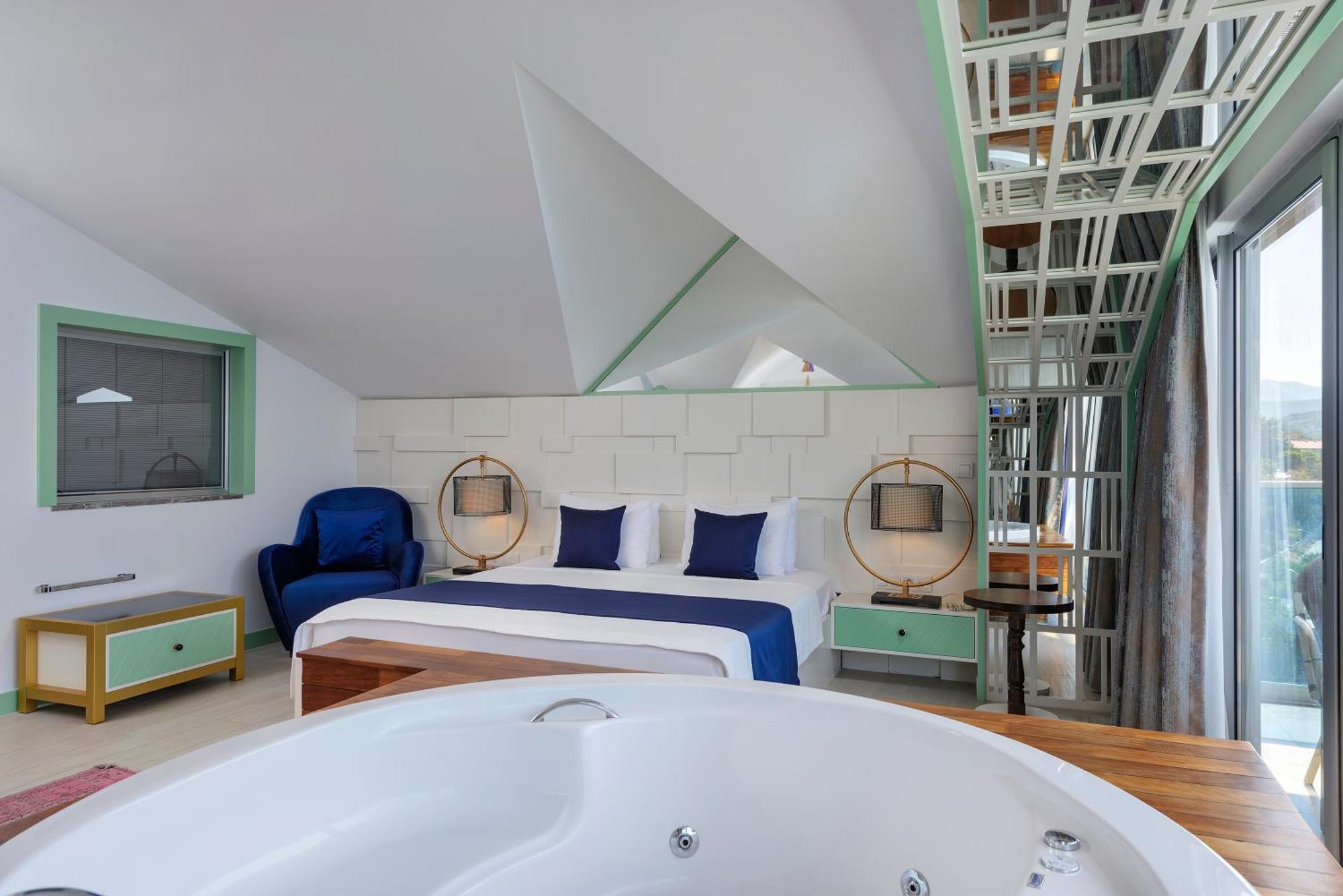 King Suite with Sea View,1629414062:JPEG