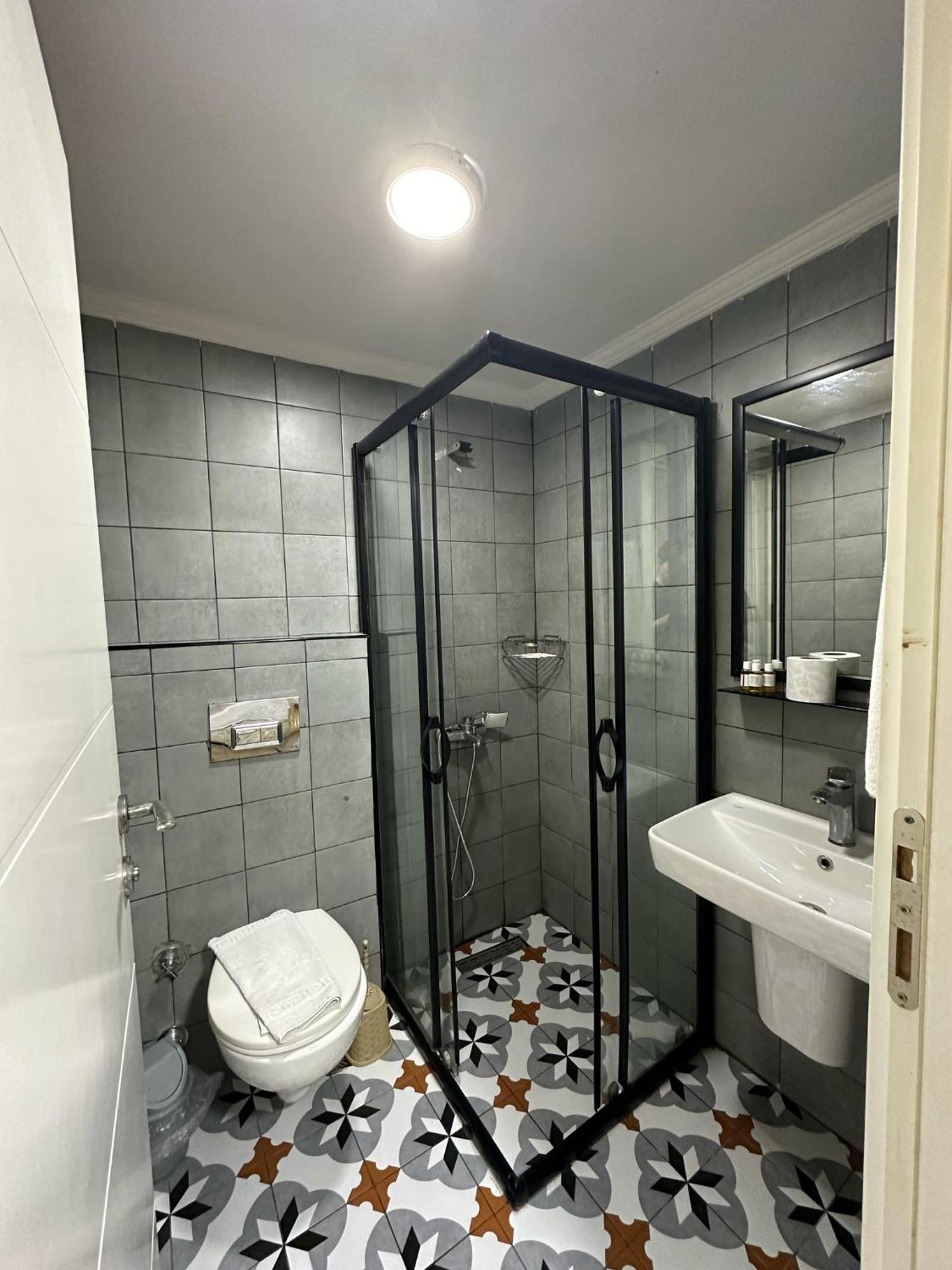 Standard Double or Twin Room,1629955003:JPEG