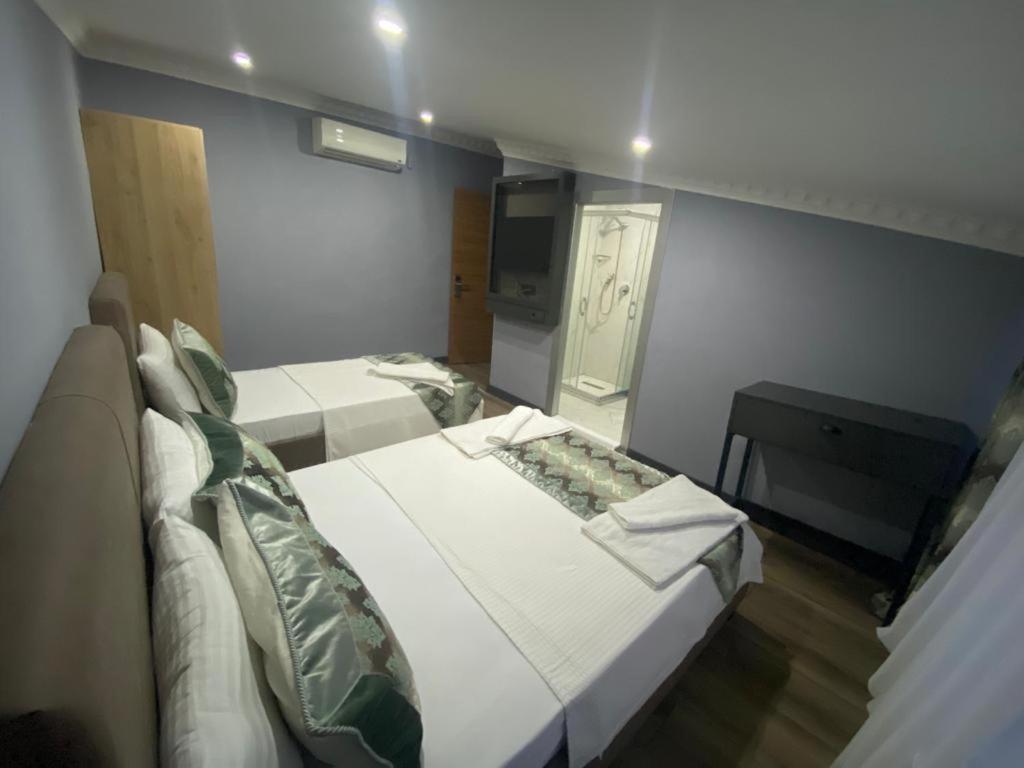 Family Room,1634374656:JPEG