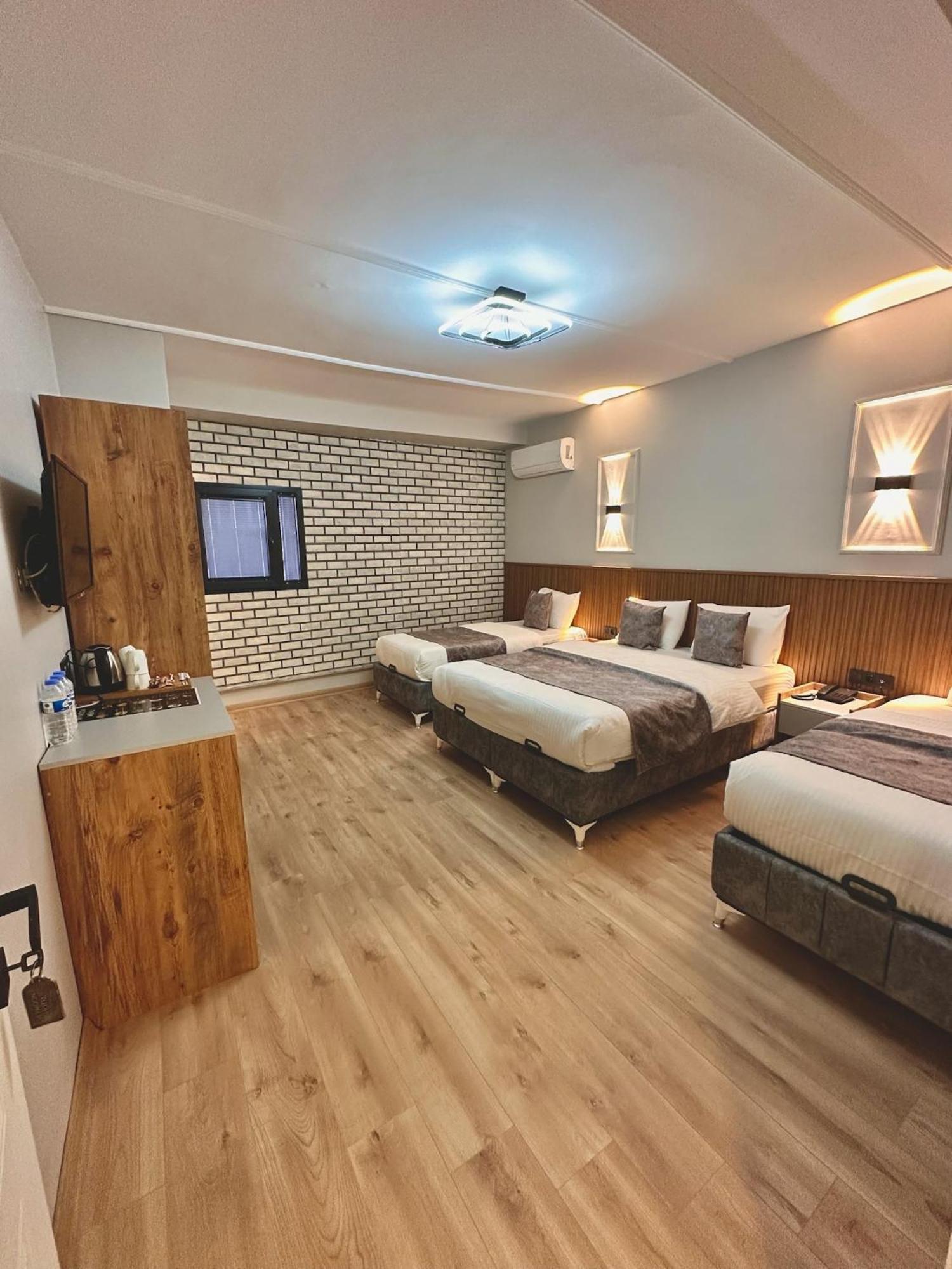 Deluxe Dört Kişilik Oda