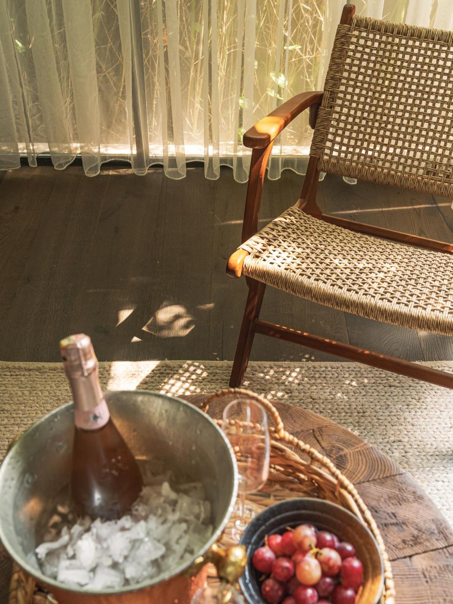 Junior Suite,1636904236:JPEG