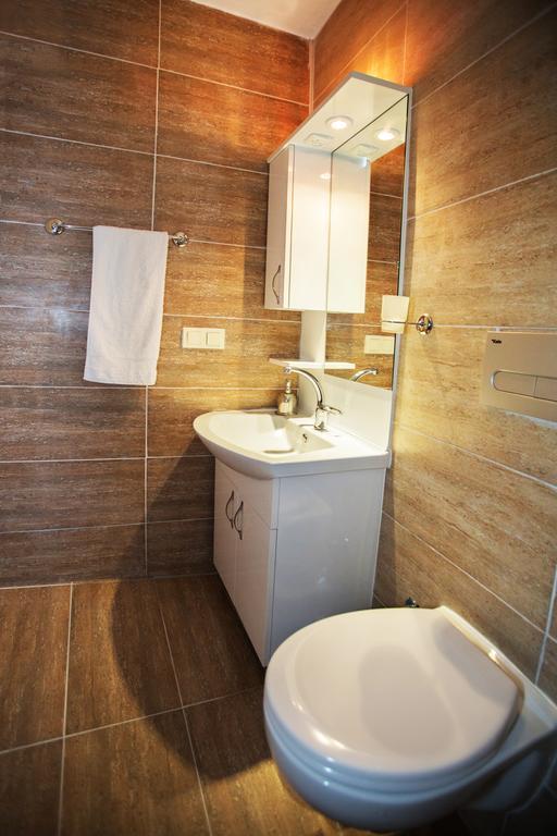 Standard Double Room,183458154:JPEG