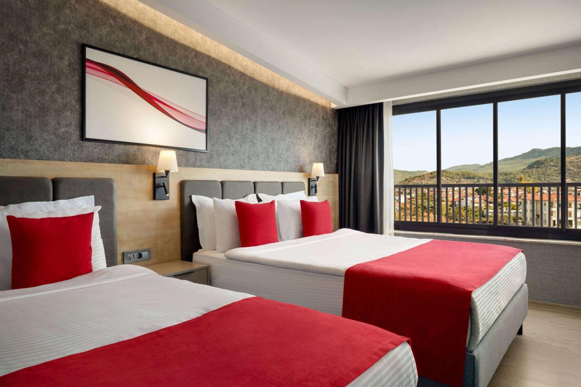 Standard Room with Twin Bed and Pool View