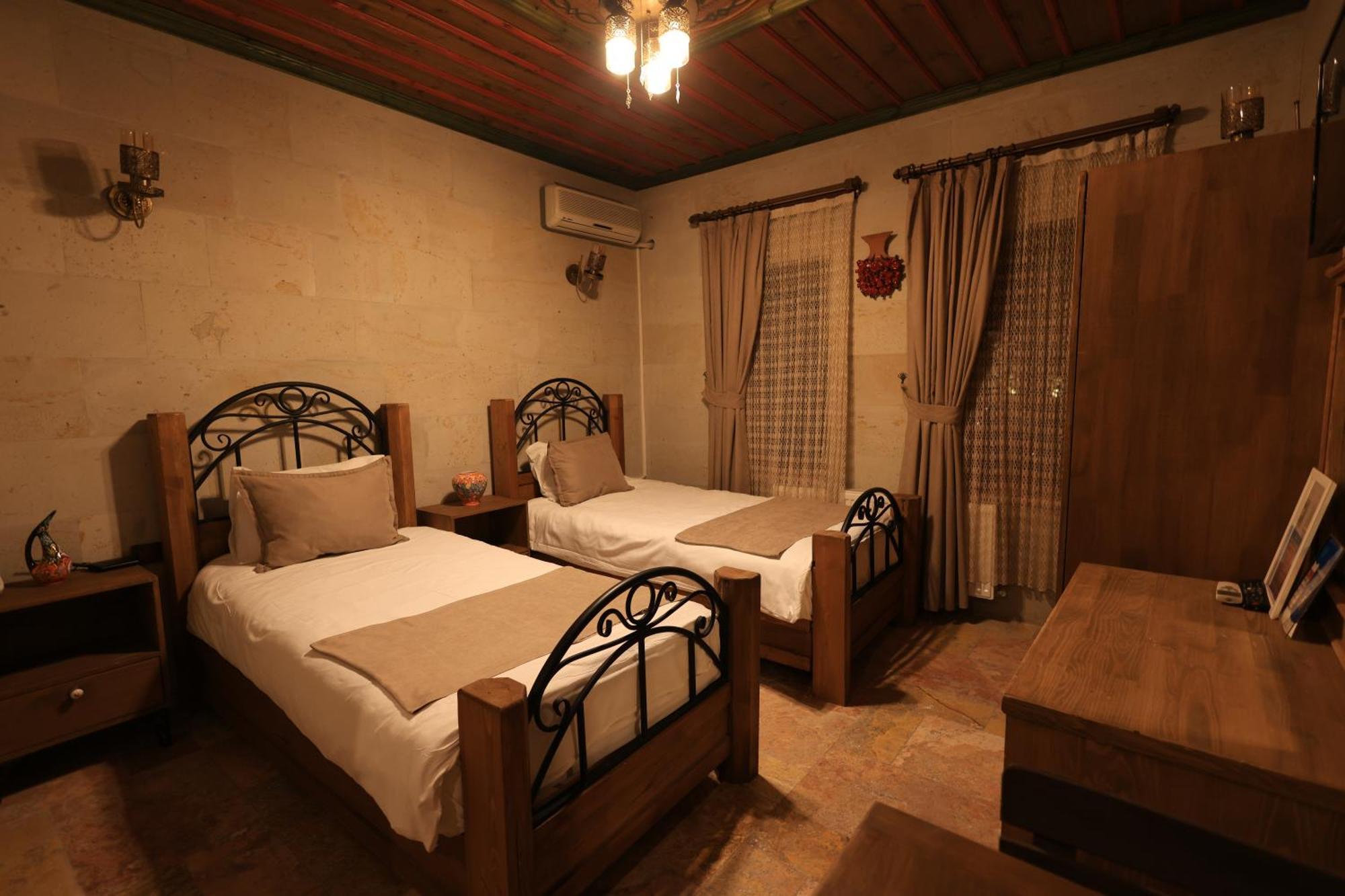 Standard Twin Room,1644483621:JPEG