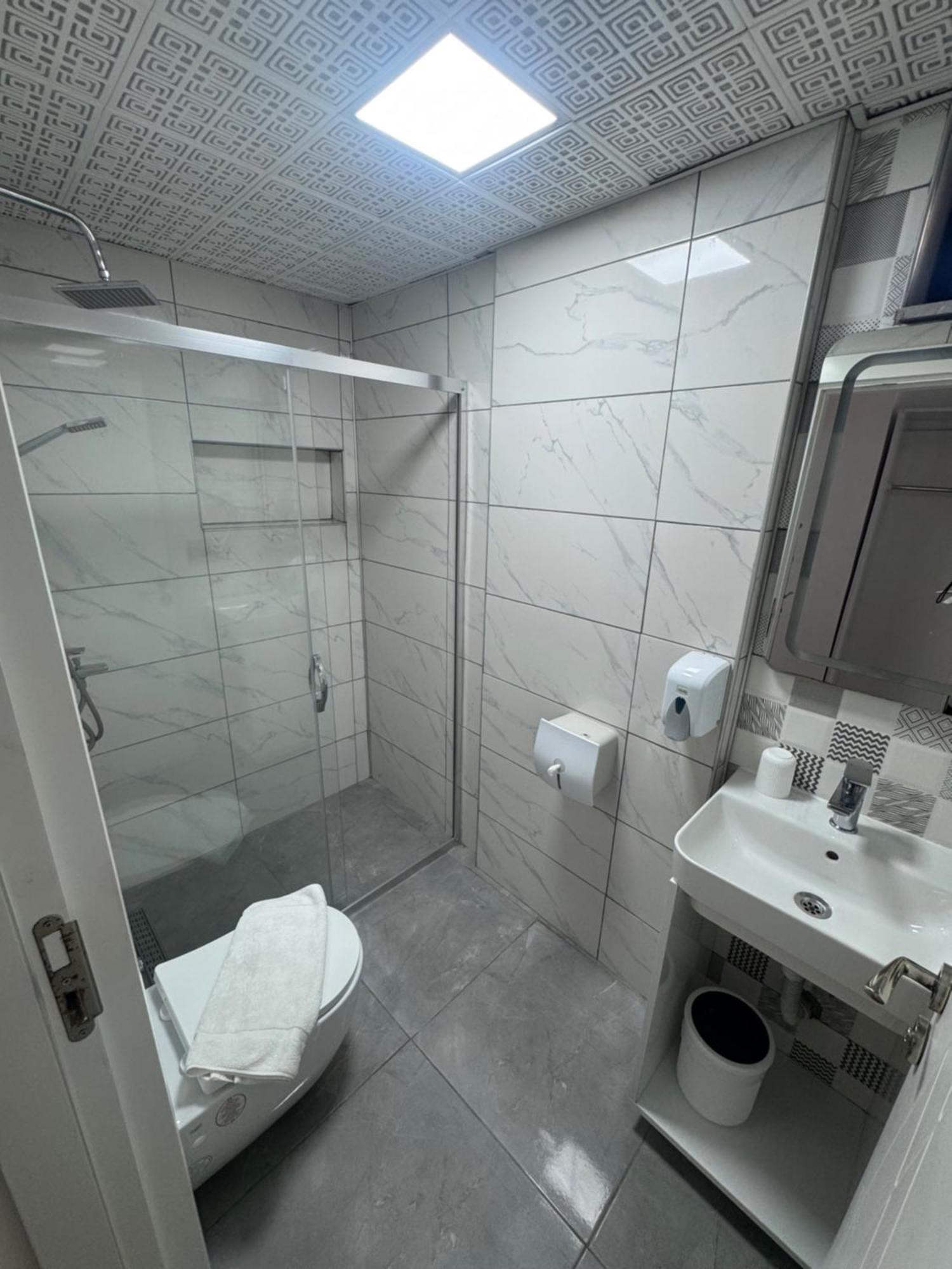 Standard Studio,1648904902:JPEG