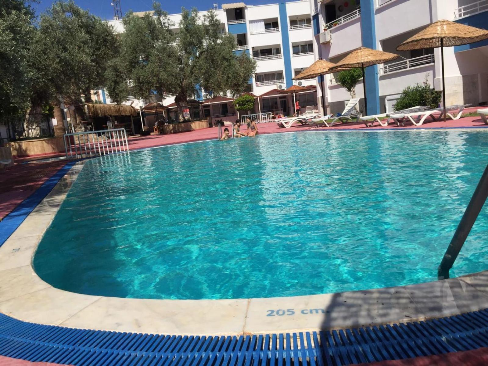 Apartment Pool View,1652371747:JPEG