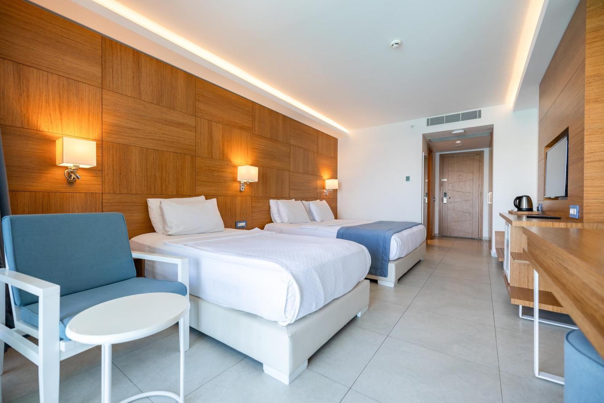 Large Room with Garden View,1655317554:JPEG