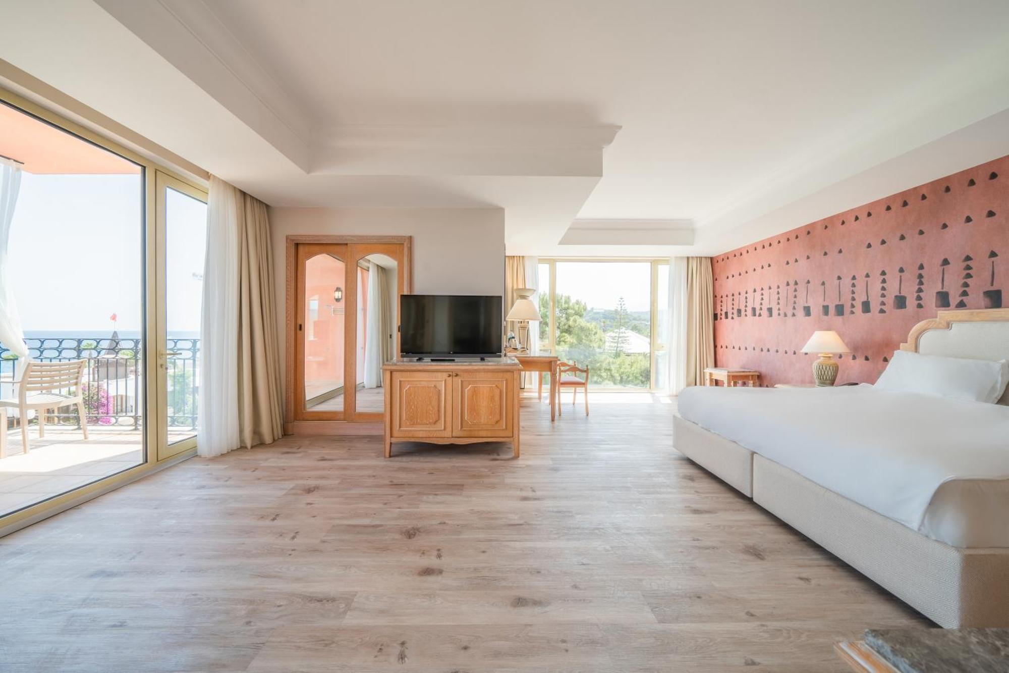Deluxe Suite with Sea View
