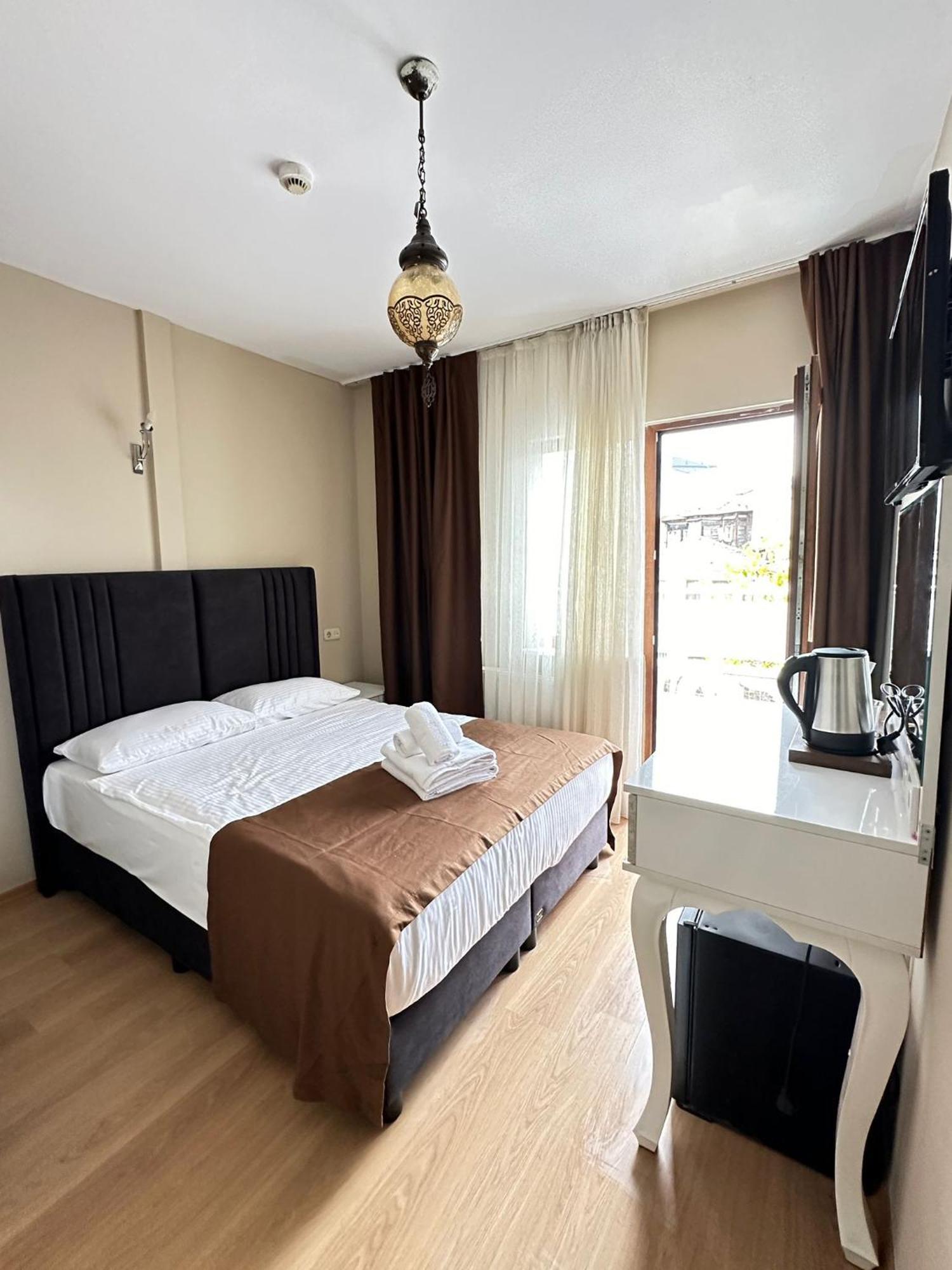 Doppelzimmer mit Balkon