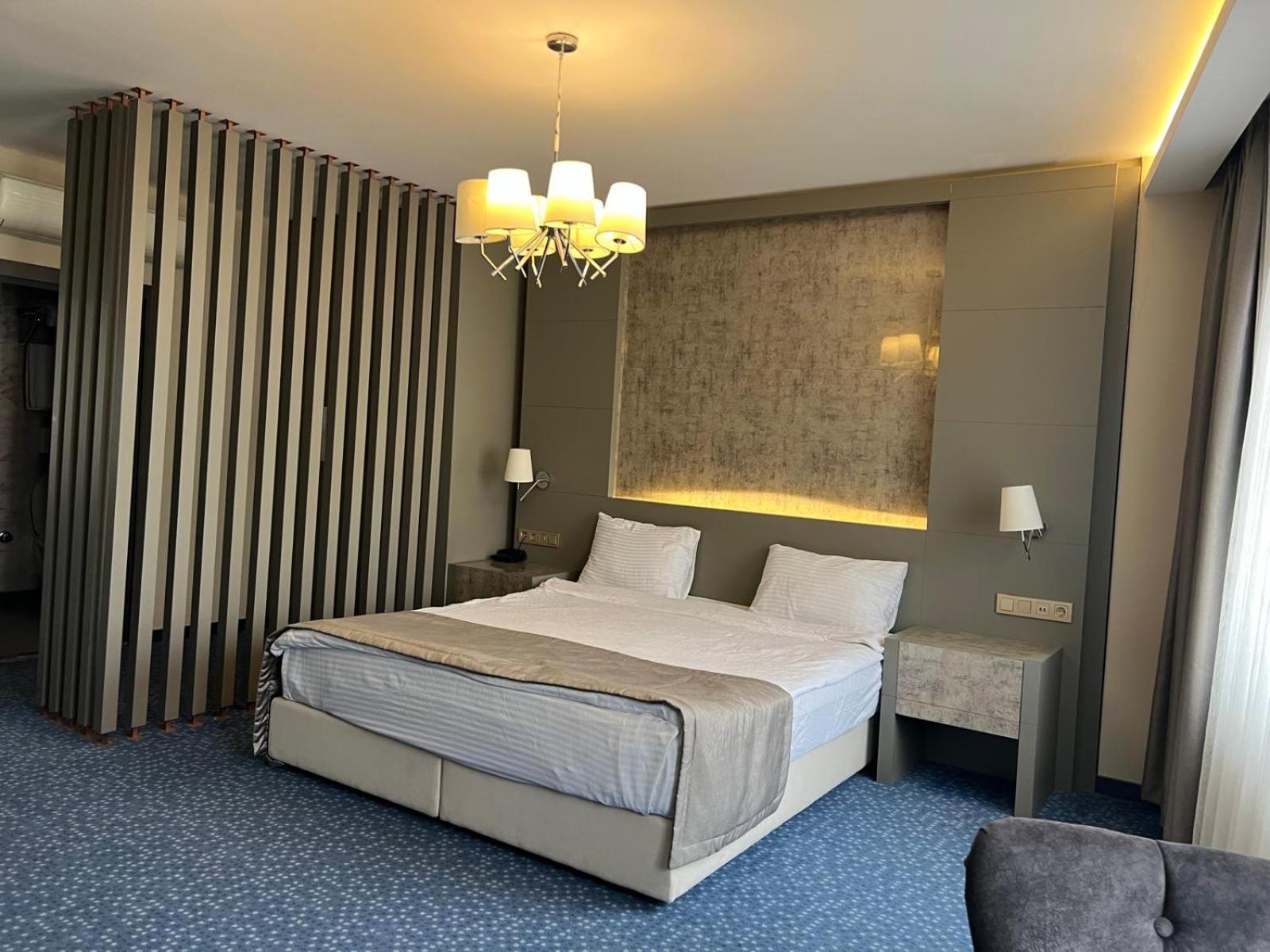 Suite,1662449688:JPEG