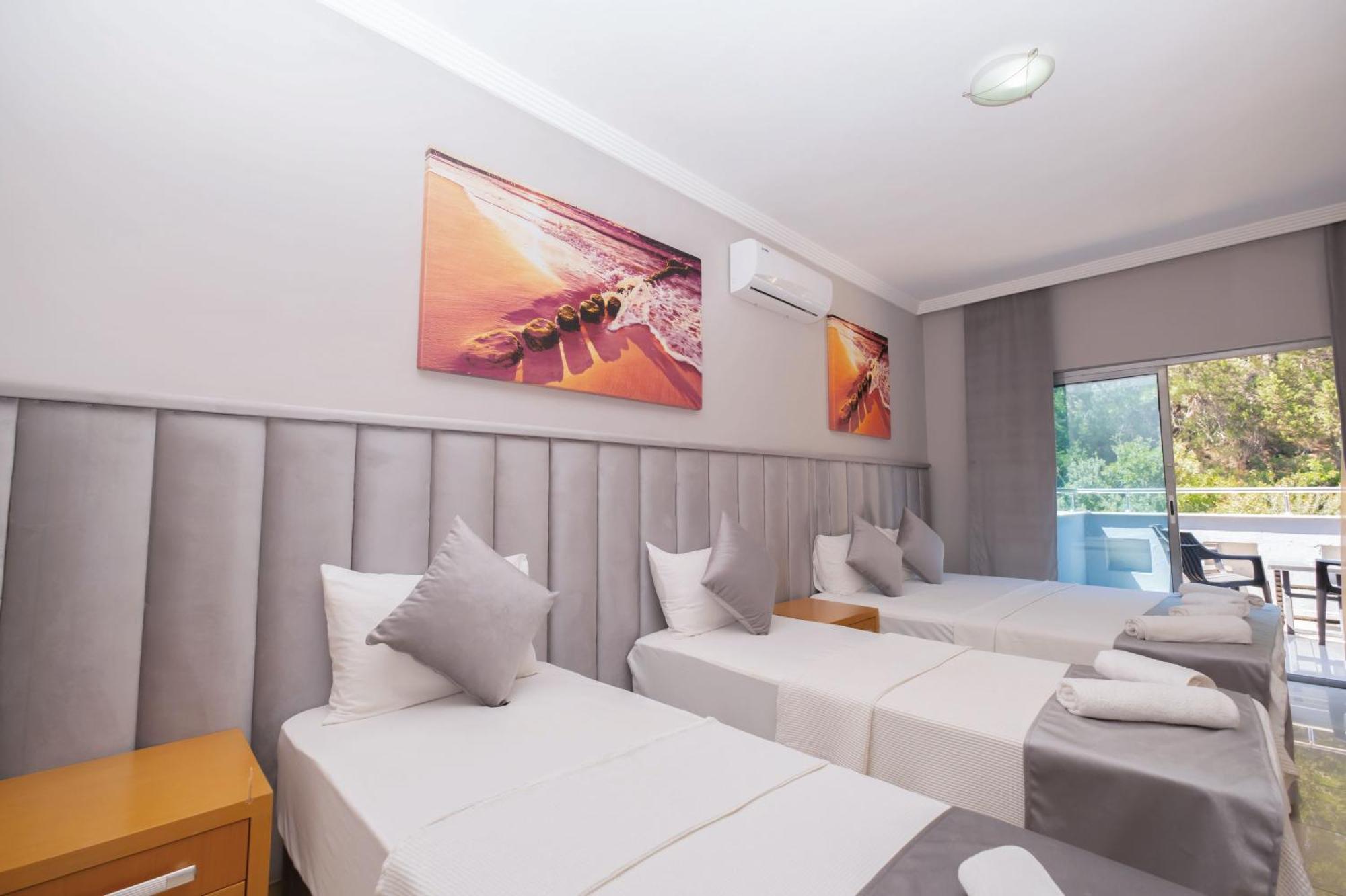 Quadruple Room with Balcony,1662460017:JPEG