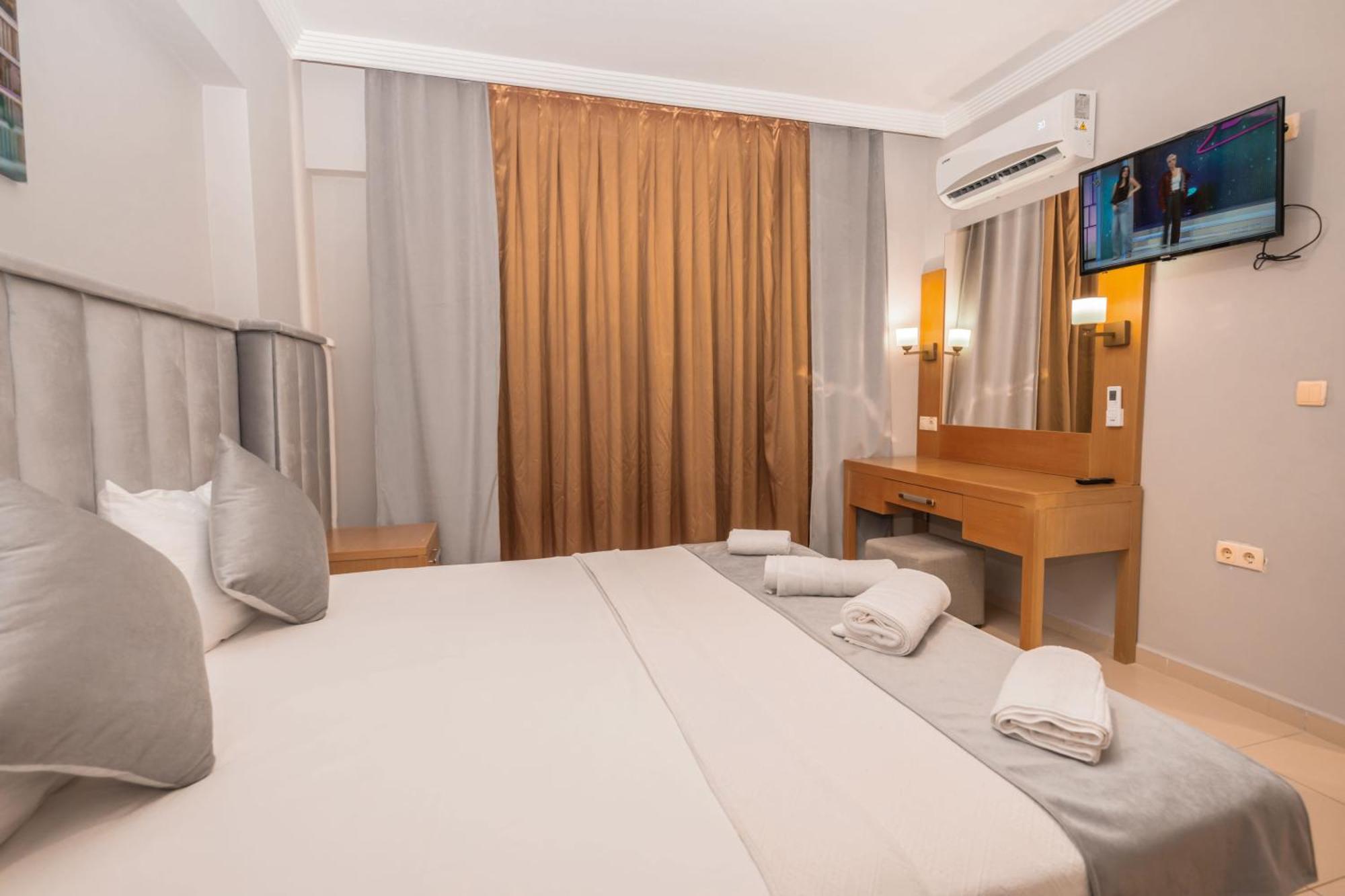 Deluxe Single Room with Balcony,1662460031:JPEG