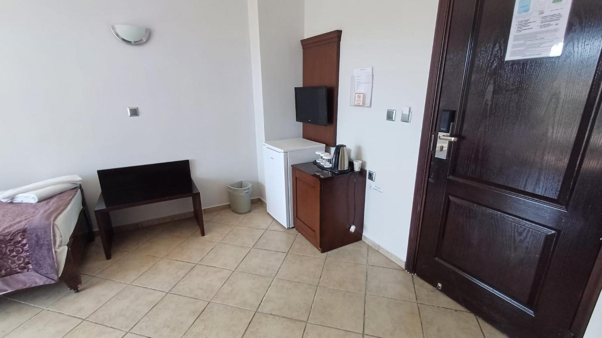 Family Room with Balcony,1662985425:JPEG