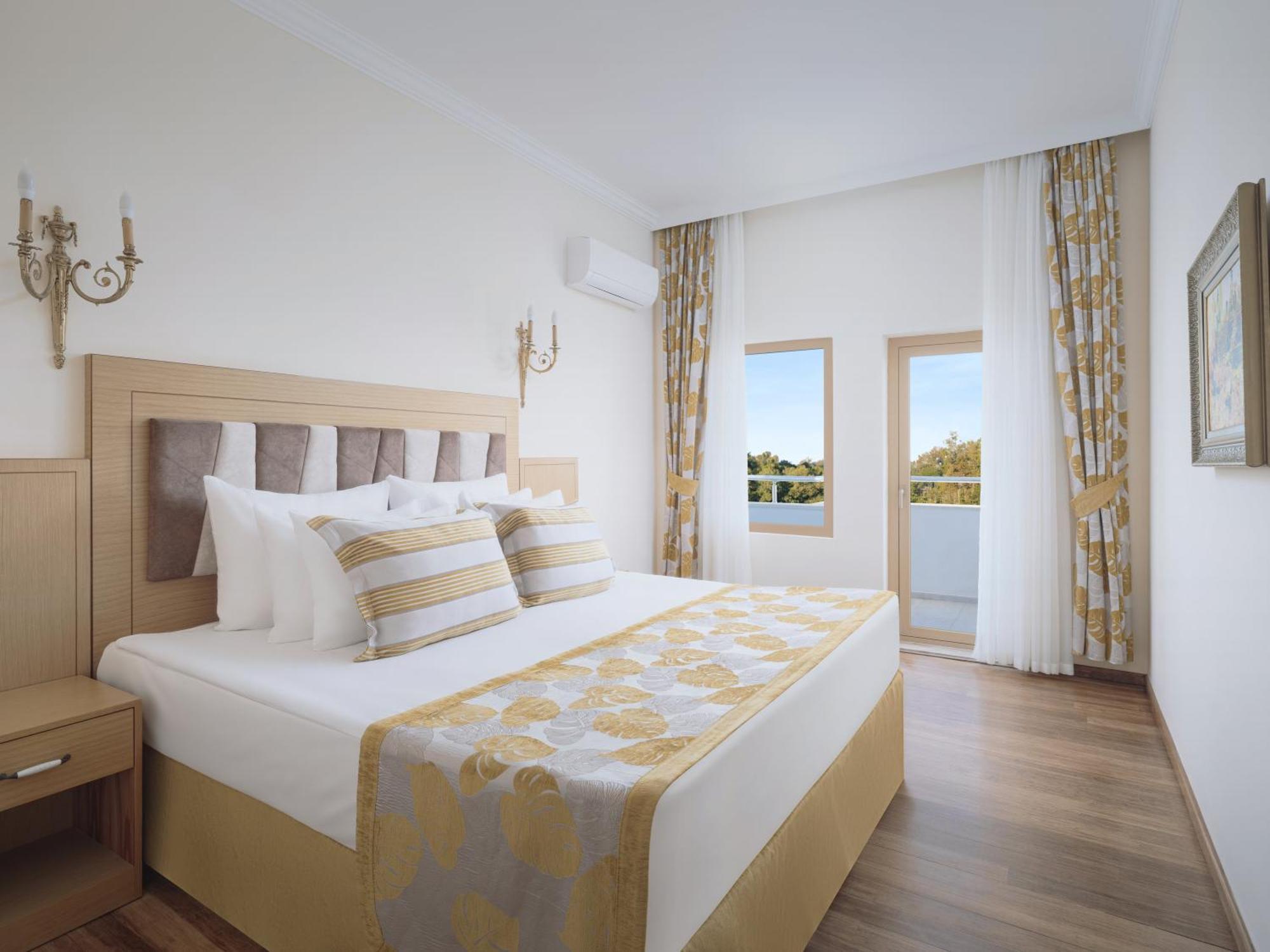 Suite with Sea View,1663050433:JPEG
