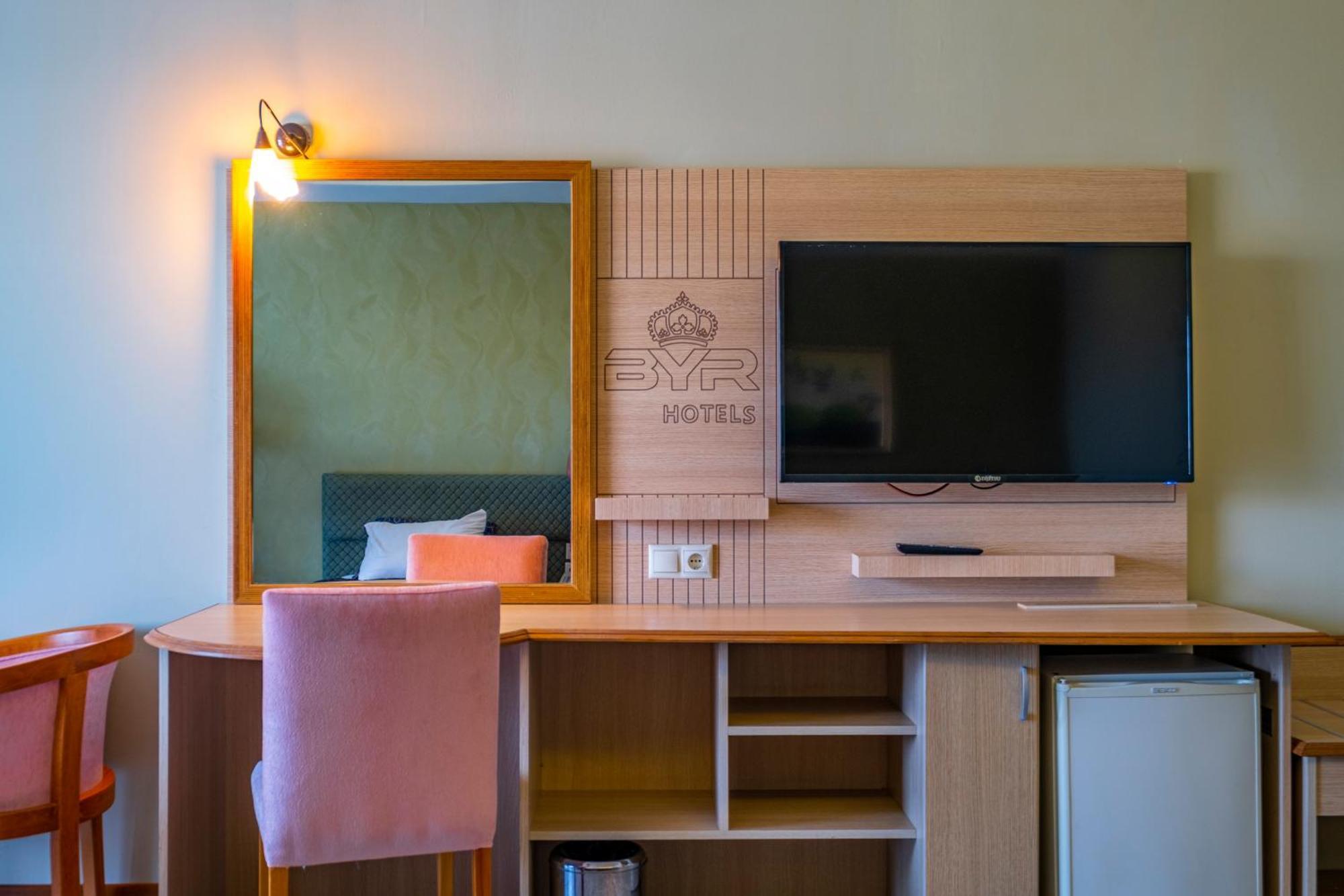 Double or Twin Room with Side Sea View,1663280350:JPEG