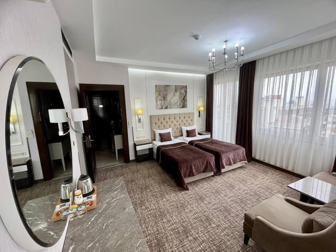 Deluxe Double or Twin Room