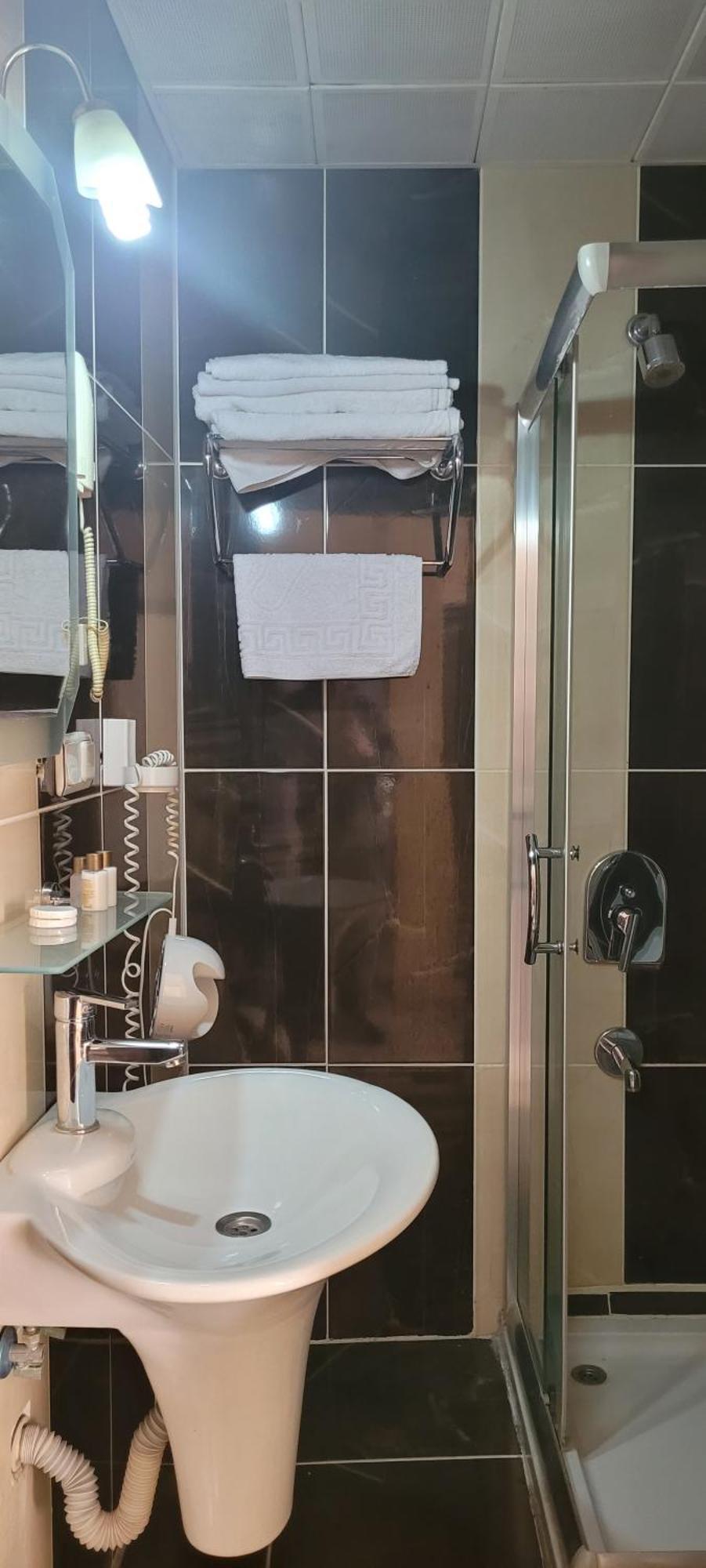 Ekonomik Üç Kişilik Oda