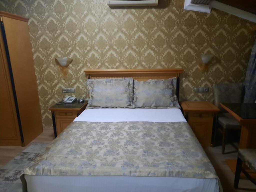 Twin Room with City View