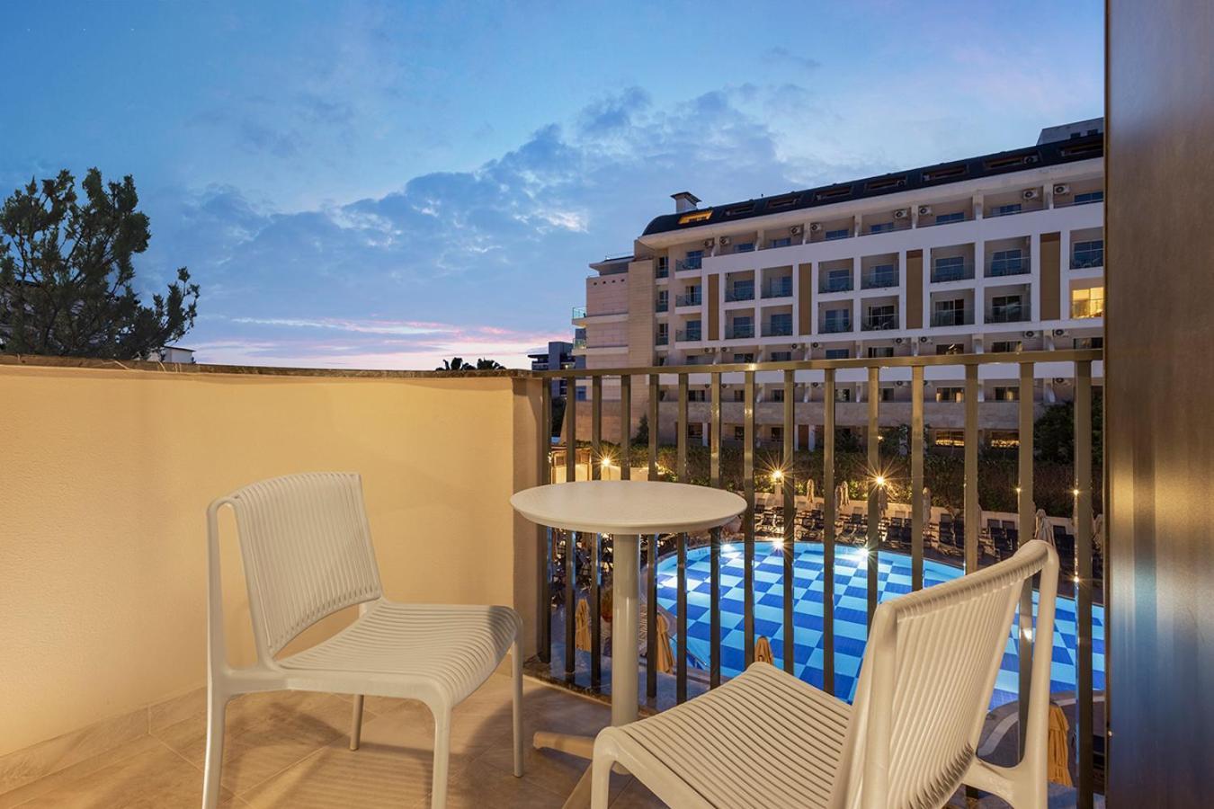 Deluxe Çift Kişilik Oda - Balkonlu