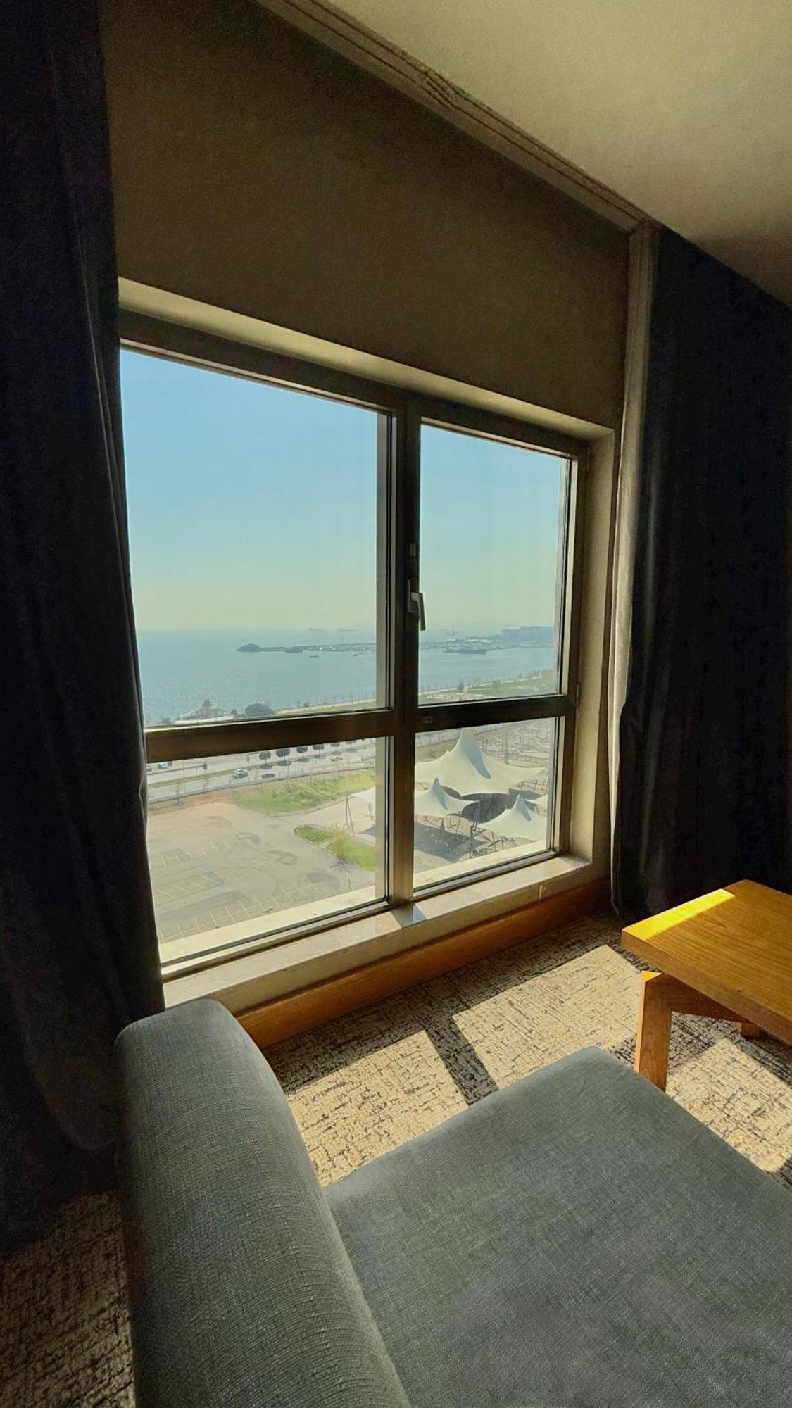Quarto Standard com 2 Camas de Solteiro e Vista do Mar