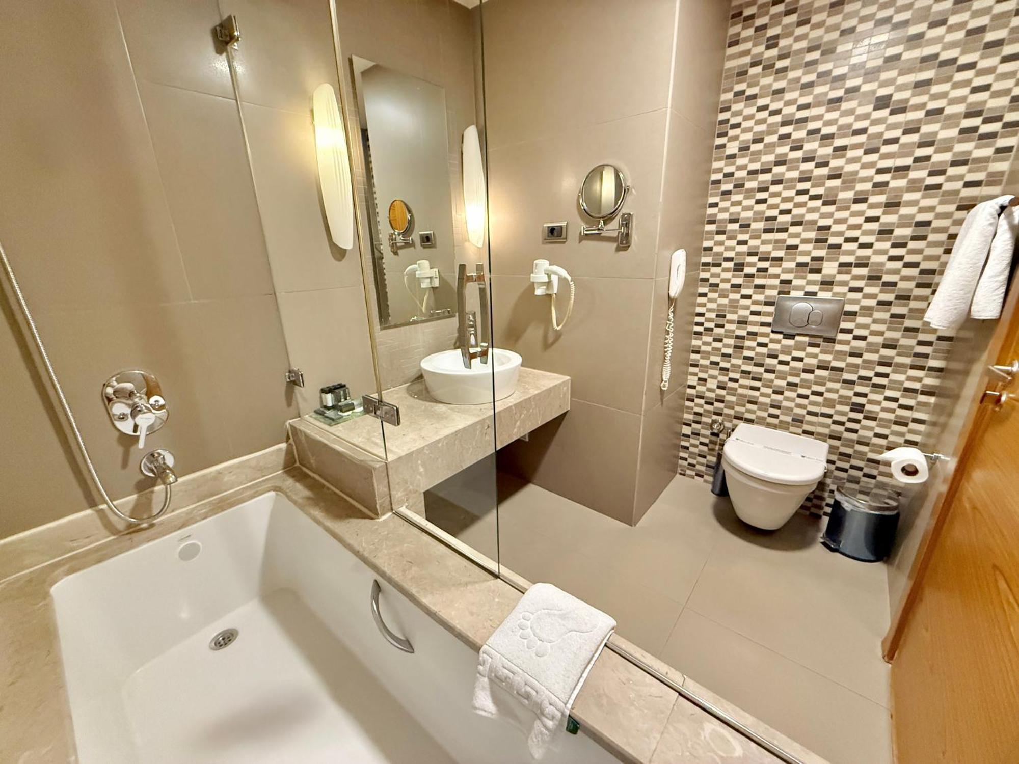 Quarto Standard com 2 Camas de Solteiro e Vista do Jardim