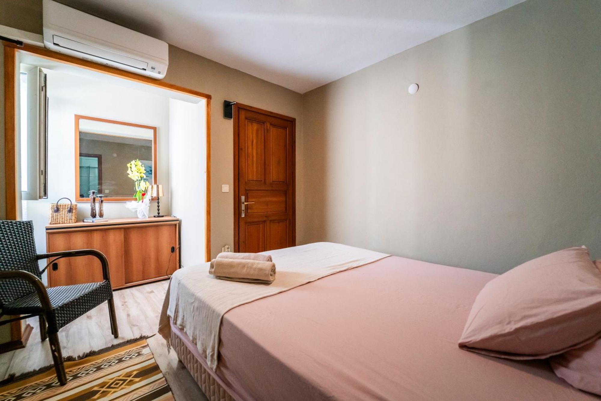 Double Room with Private Bathroom,1668162153:JPEG